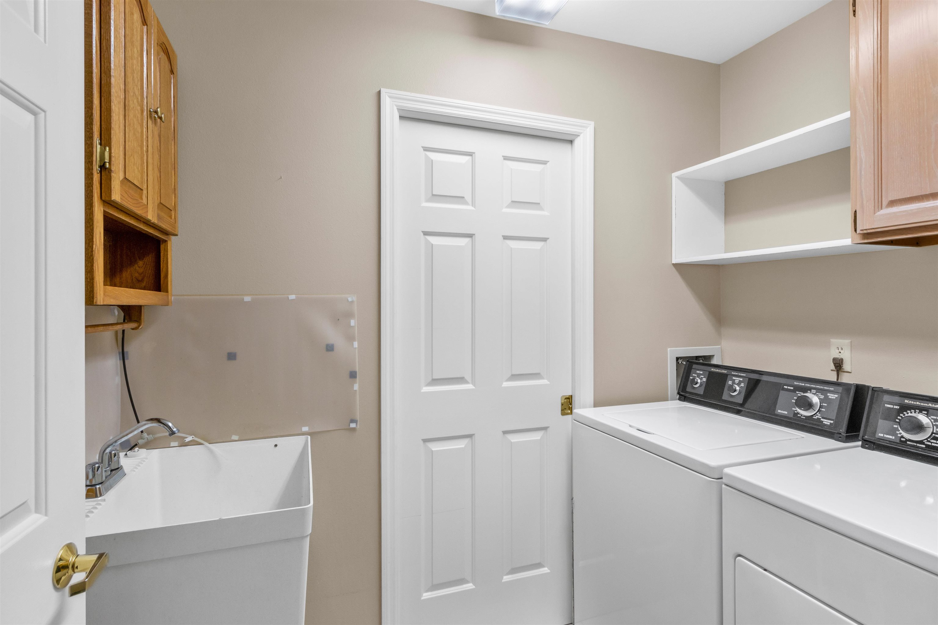 2911 RAINBOW DRIVE