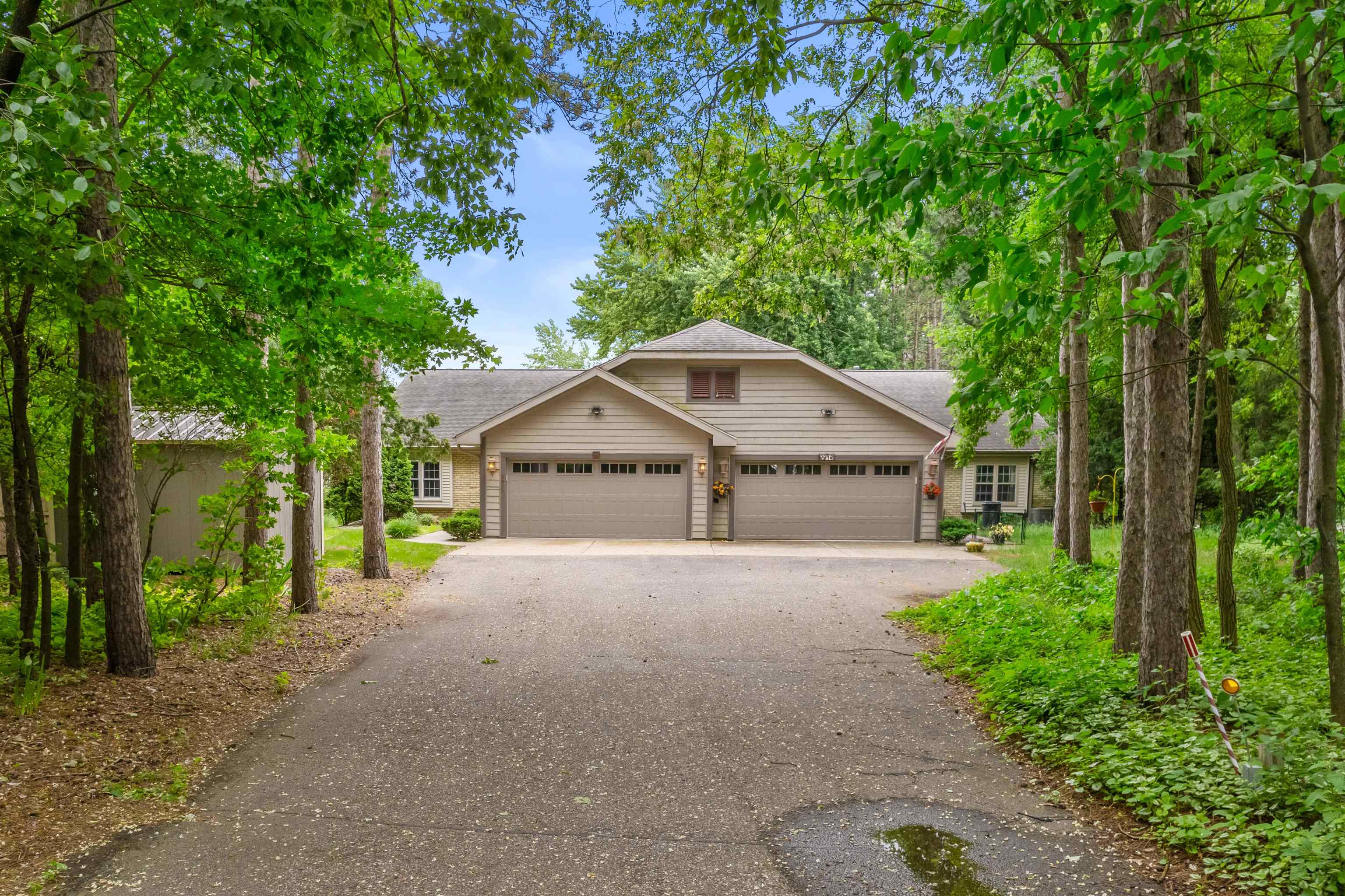 2911 RAINBOW DRIVE