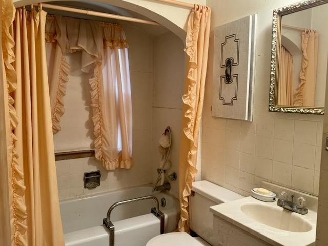 1612 W VETERANS PARKWAY, Marshfield, Wisconsin 54449, 2 Bedrooms Bedrooms, ,1 BathroomBathrooms,Residential,For Sale,1612 W VETERANS PARKWAY,22402563