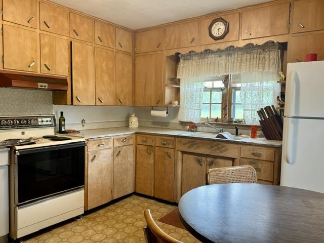 1612 W VETERANS PARKWAY, Marshfield, Wisconsin 54449, 2 Bedrooms Bedrooms, ,1 BathroomBathrooms,Residential,For Sale,1612 W VETERANS PARKWAY,22402563