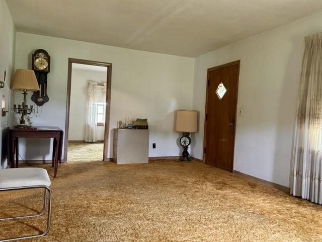 1612 W VETERANS PARKWAY, Marshfield, Wisconsin 54449, 2 Bedrooms Bedrooms, ,1 BathroomBathrooms,Residential,For Sale,1612 W VETERANS PARKWAY,22402563
