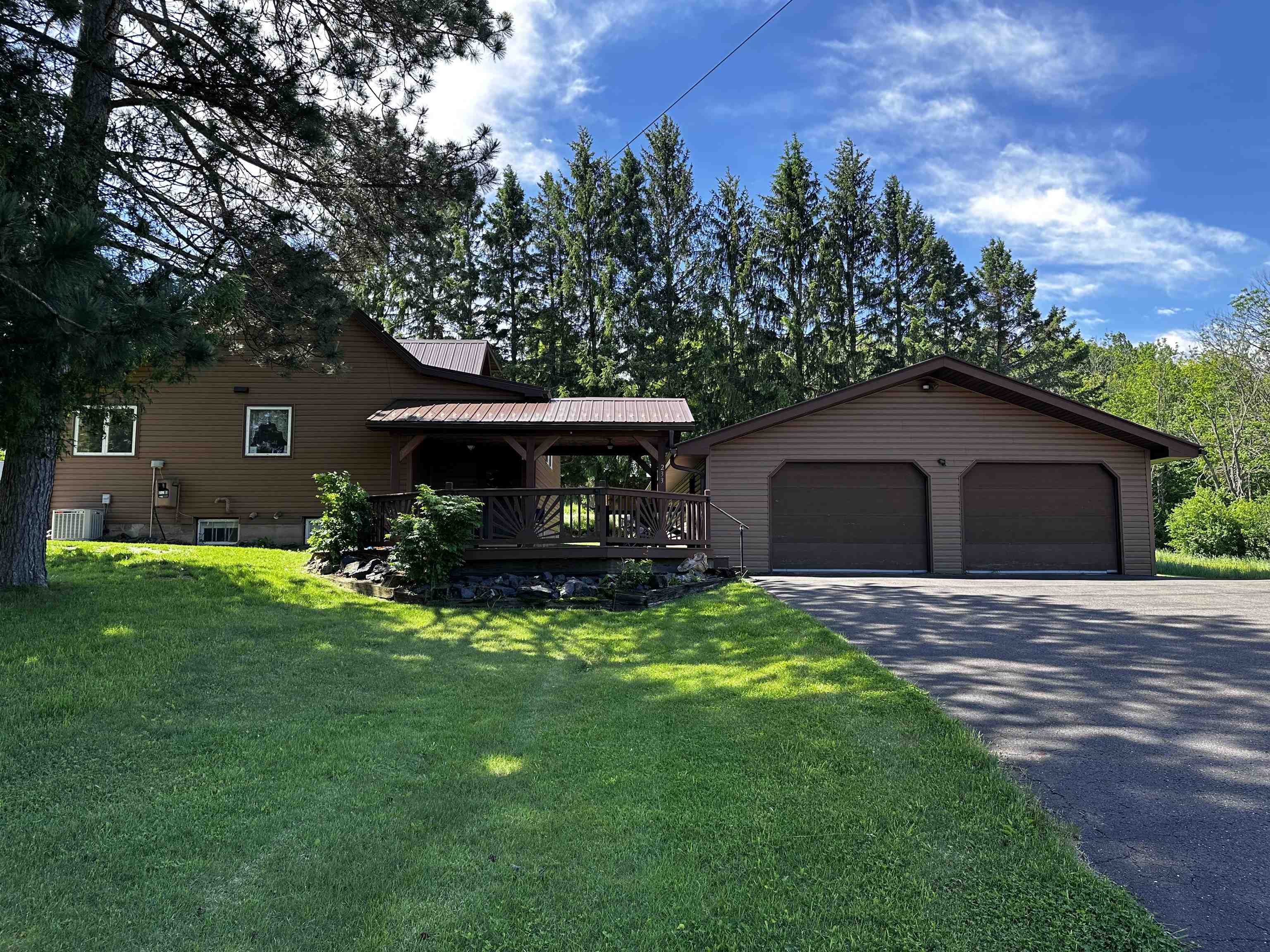 233 W LAYMAN DRIVE