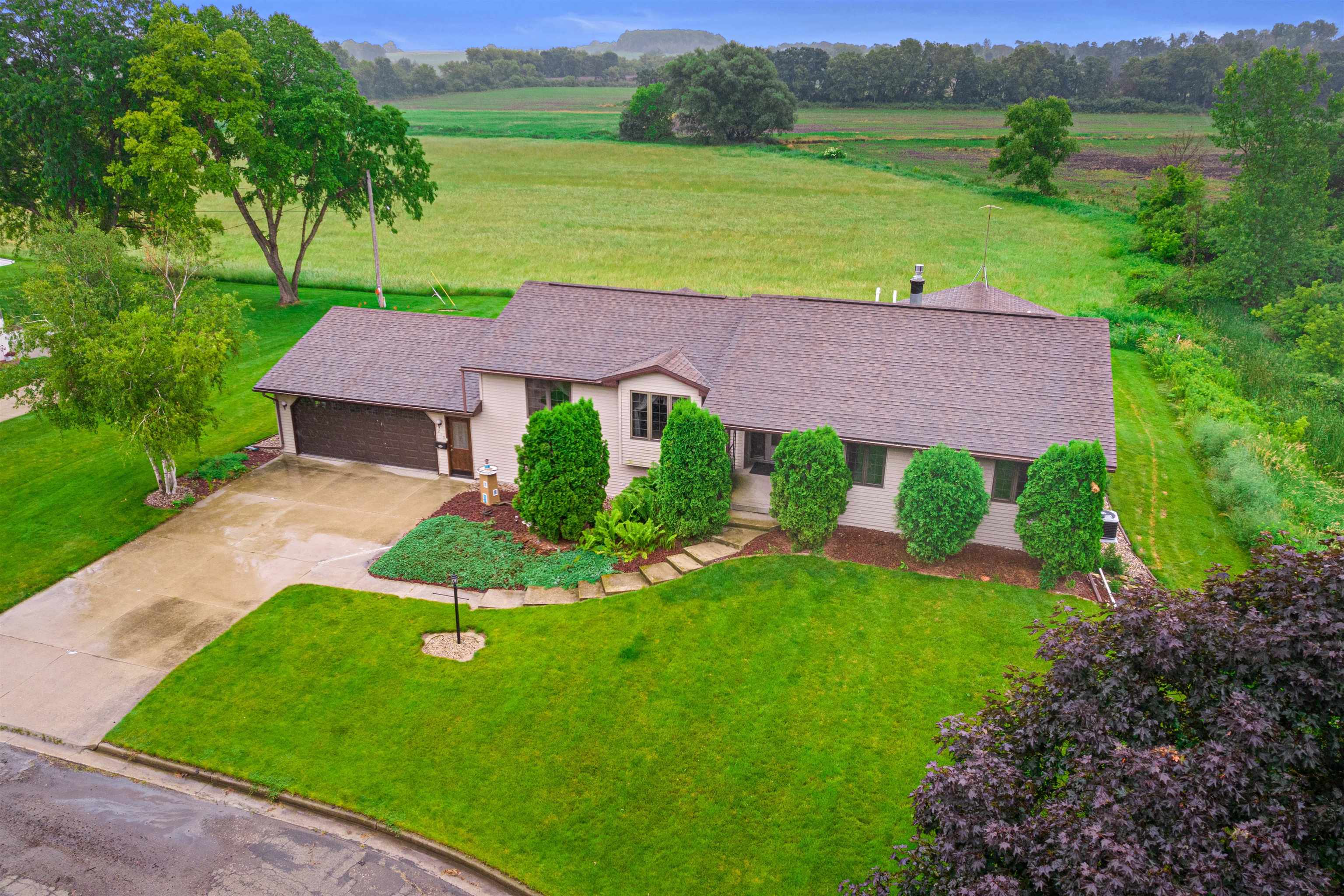 Residential for sale in REESEVILLE, Wisconsin, 22402703