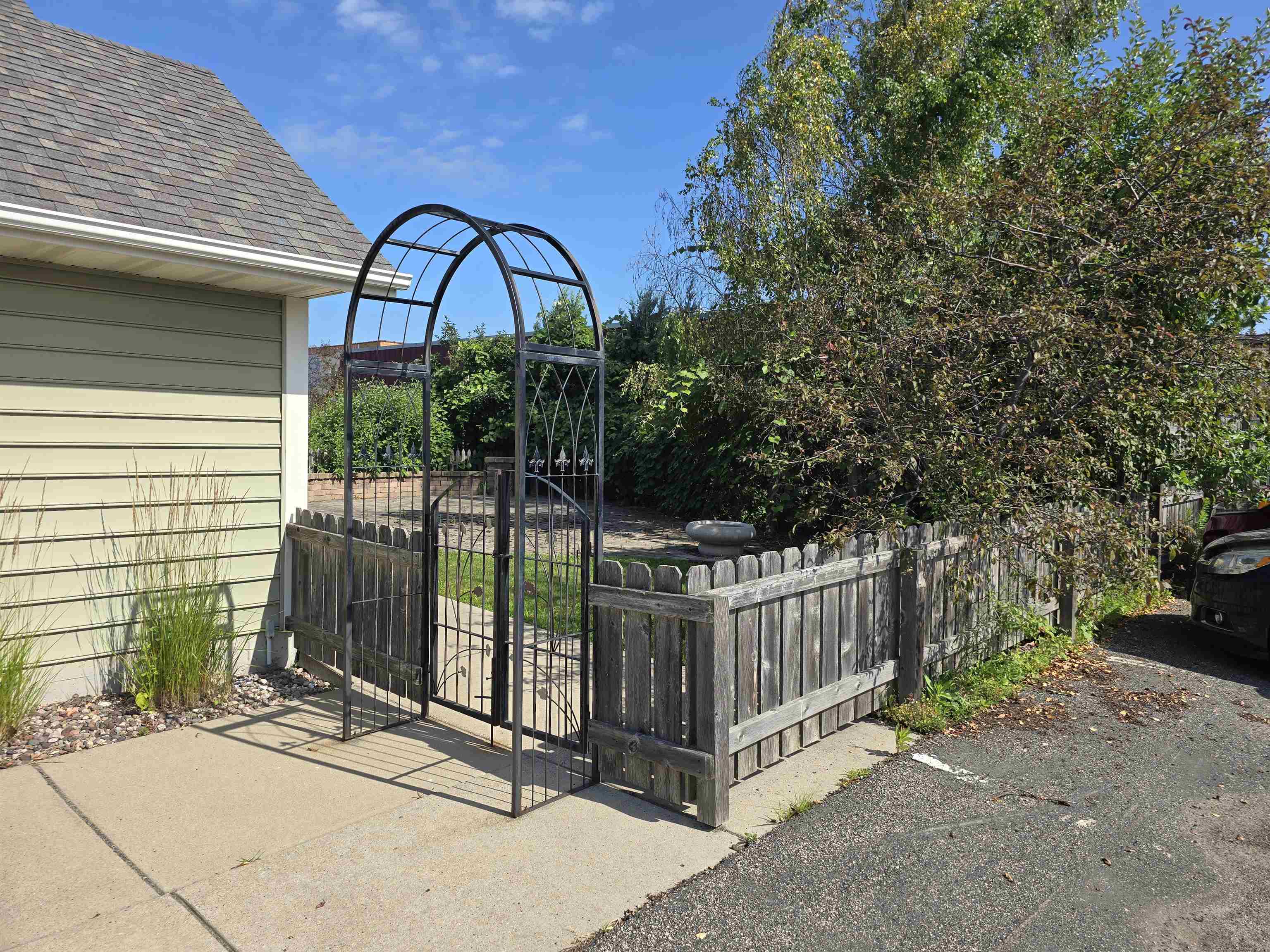 113 W 6TH STREET, Marshfield, Wisconsin 54449, ,Commercial/industrial,For Sale,113 W 6TH STREET,22403877