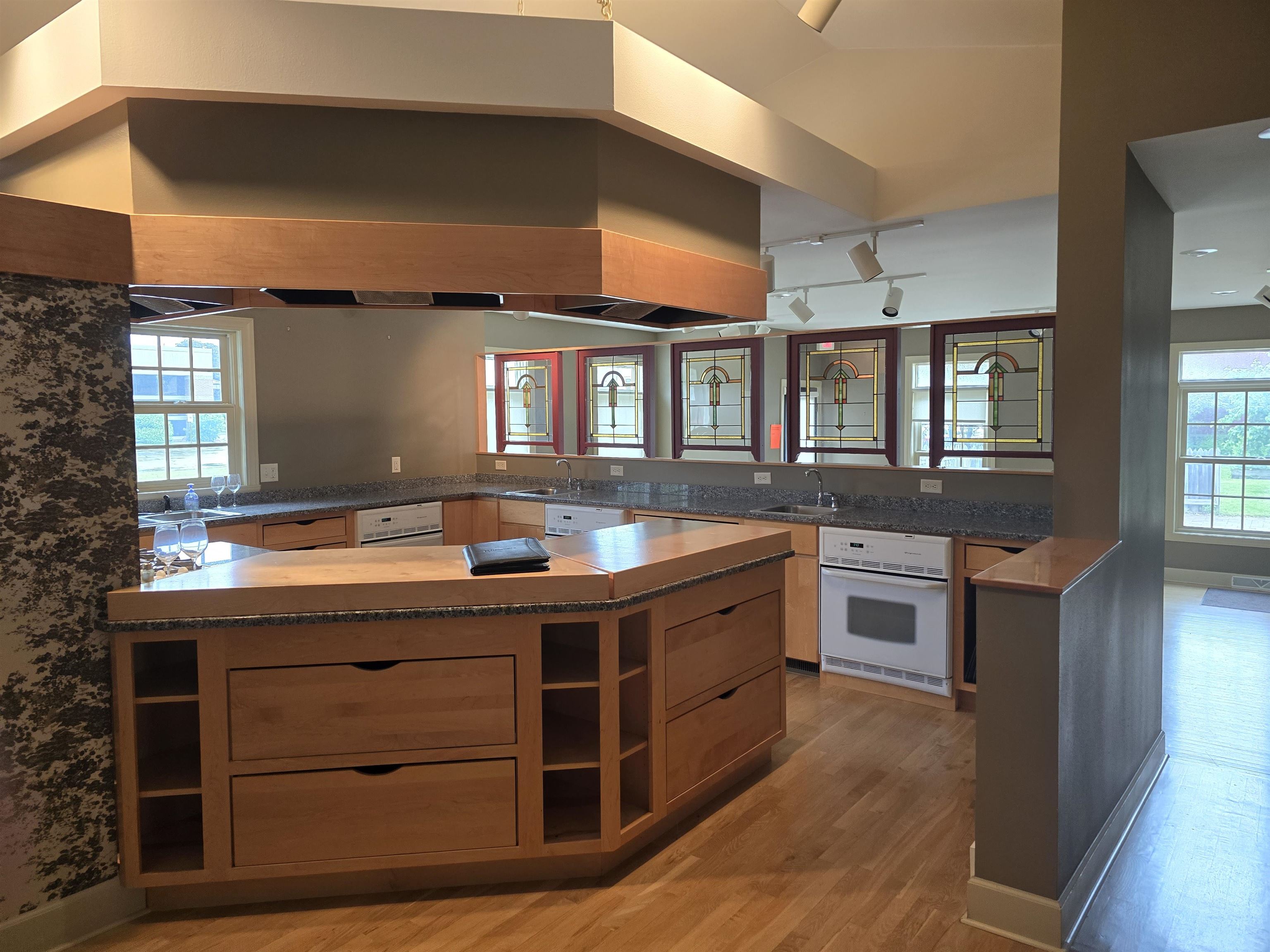 115 W 6TH STREET, Marshfield, Wisconsin 54449, ,Commercial/industrial,For Sale,115 W 6TH STREET,22403879