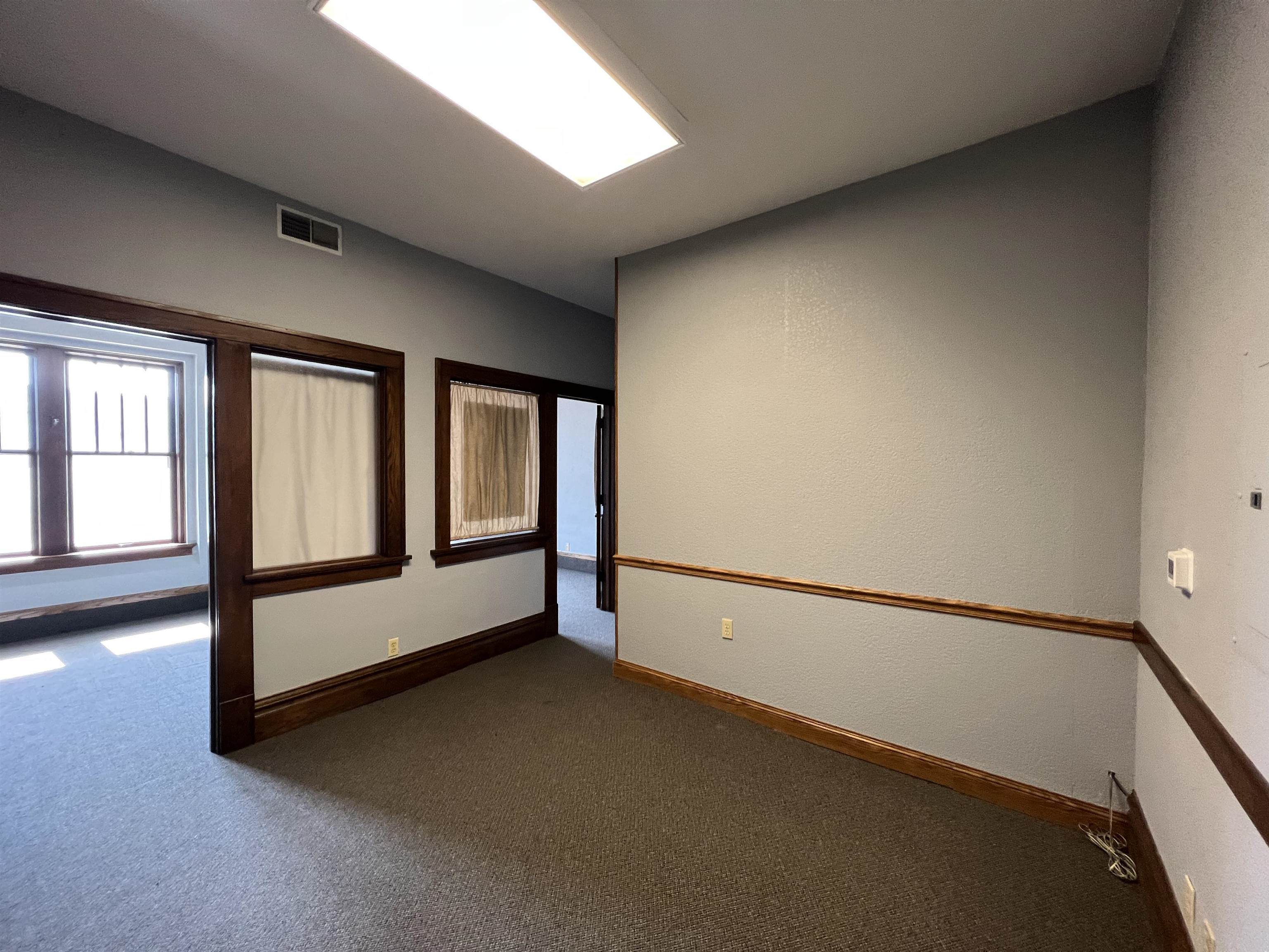 252 S CENTRAL AVENUE, Marshfield, Wisconsin 54449, ,Commercial/industrial,For Rent,252 S CENTRAL AVENUE,22404045