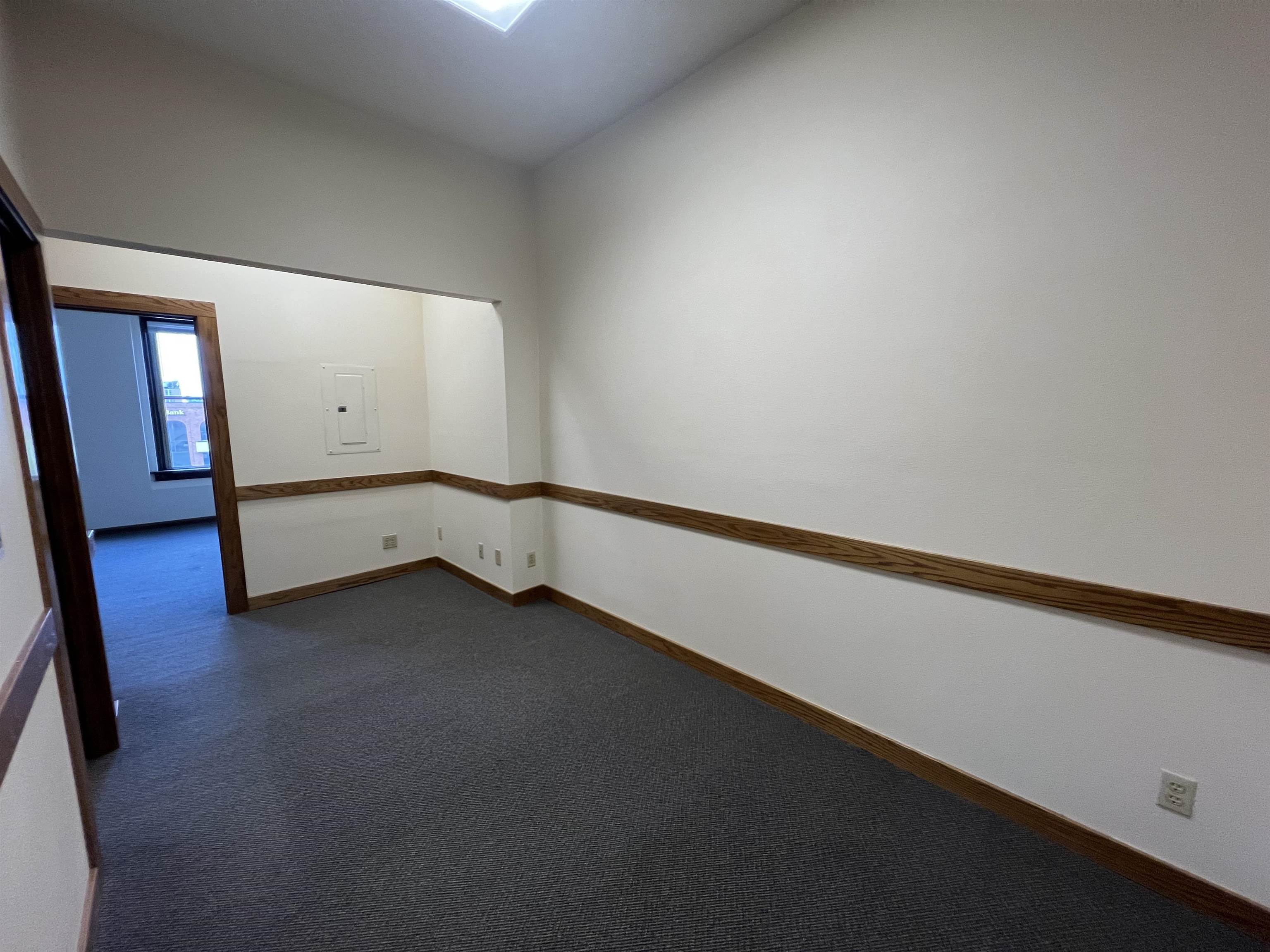 252 S CENTRAL AVENUE, Marshfield, Wisconsin 54449, ,Commercial/industrial,For Rent,252 S CENTRAL AVENUE,22404045