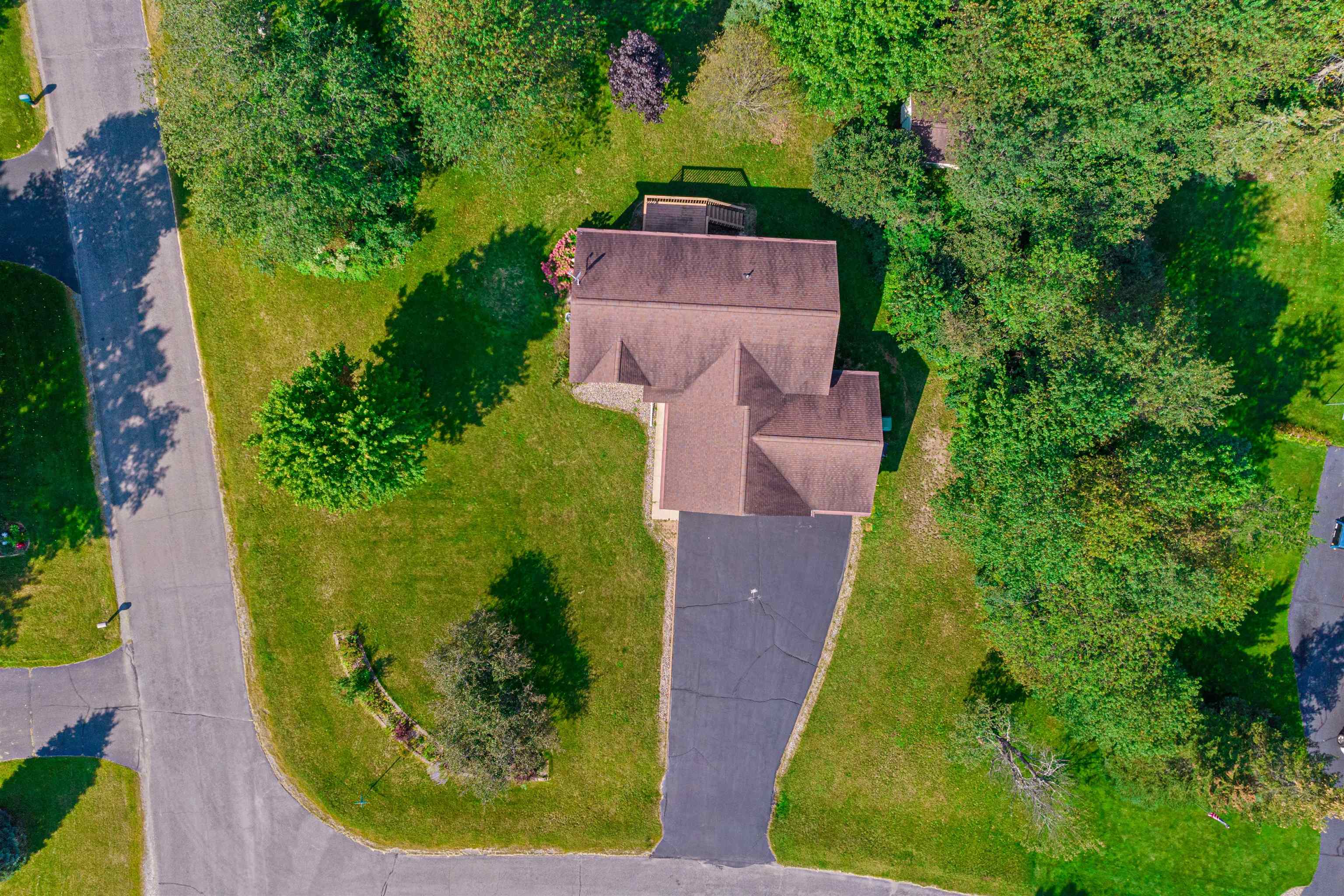 1986 WOODCREST CIRCLE