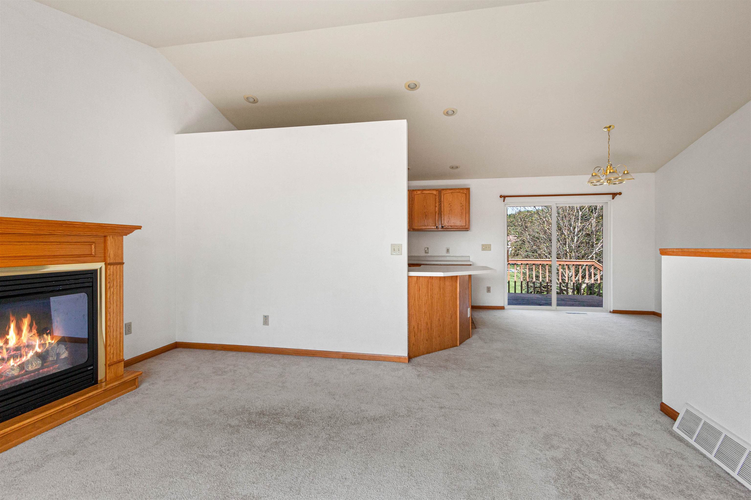 1986 WOODCREST CIRCLE
