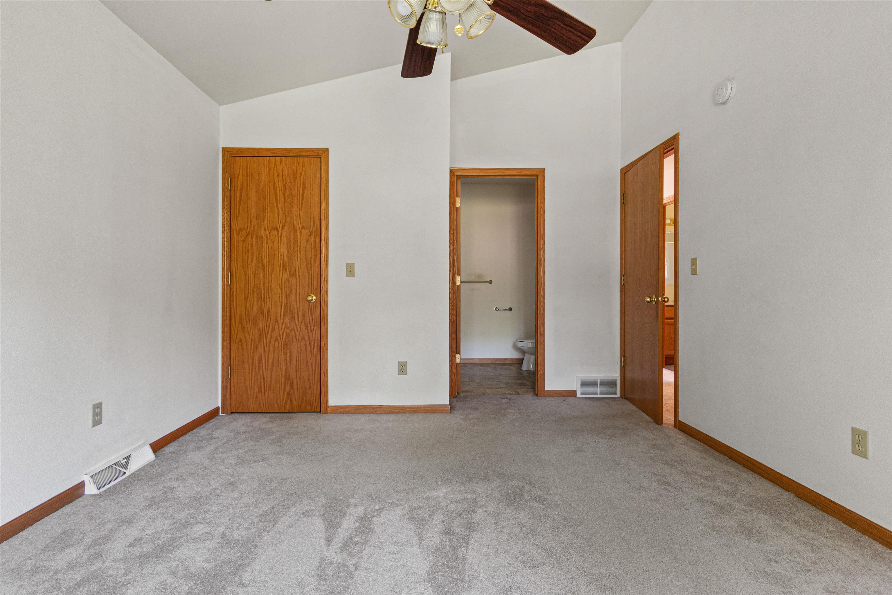 1986 WOODCREST CIRCLE