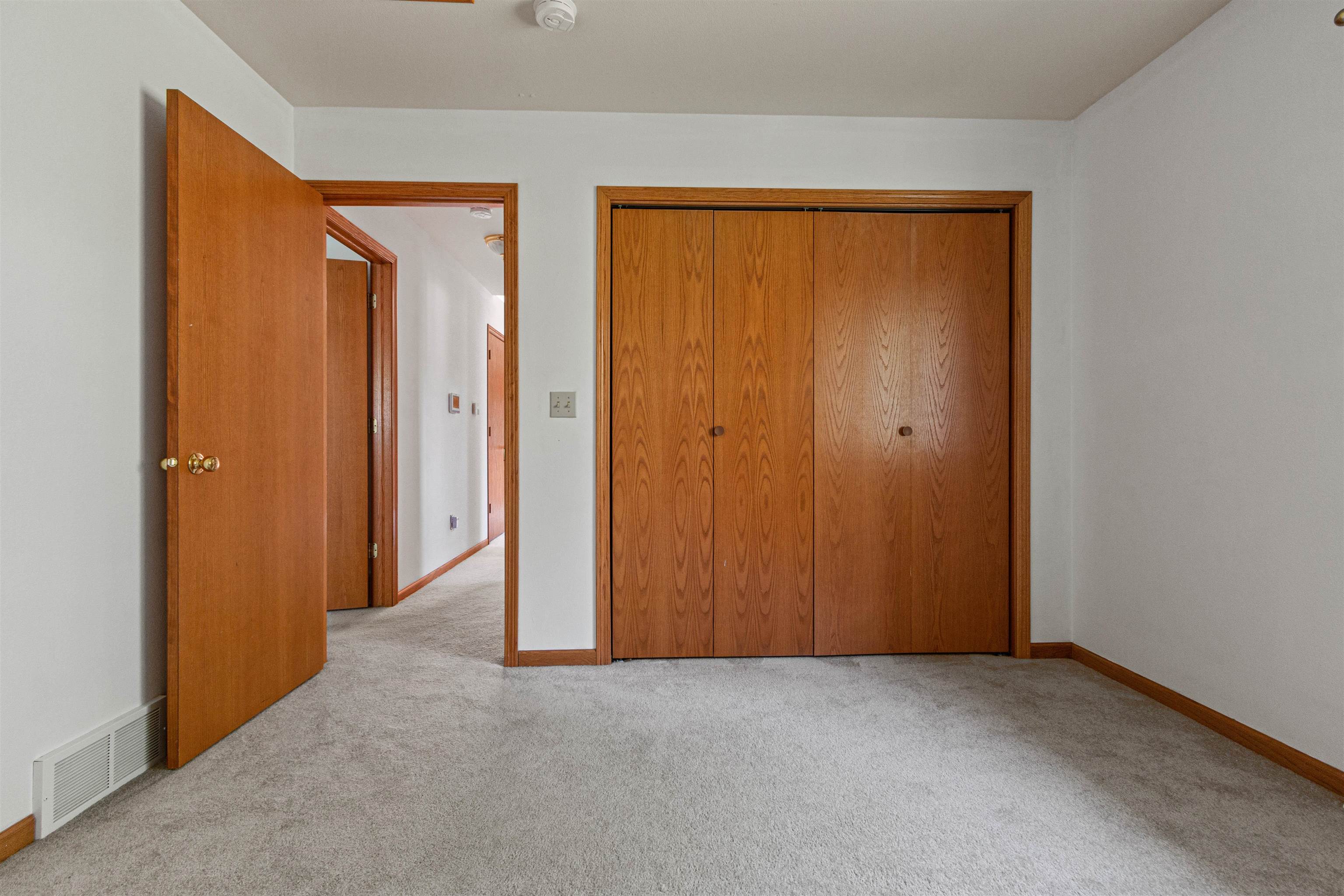 1986 WOODCREST CIRCLE