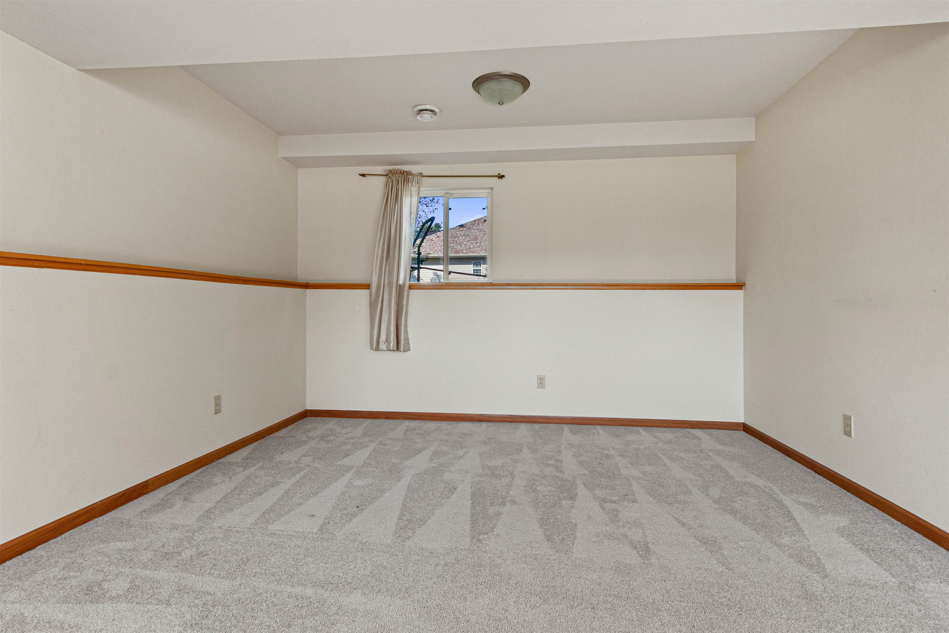 1986 WOODCREST CIRCLE