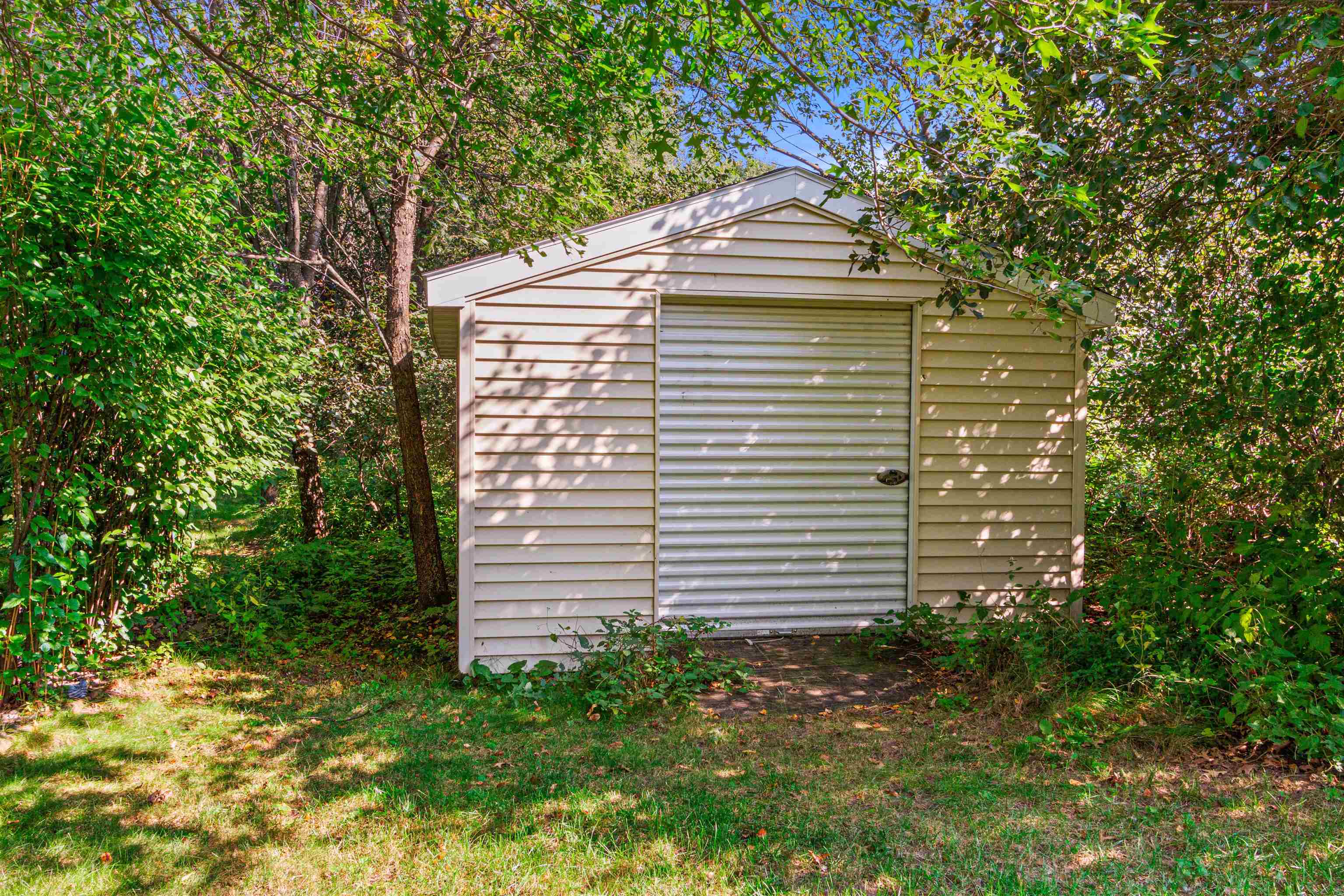 1986 WOODCREST CIRCLE