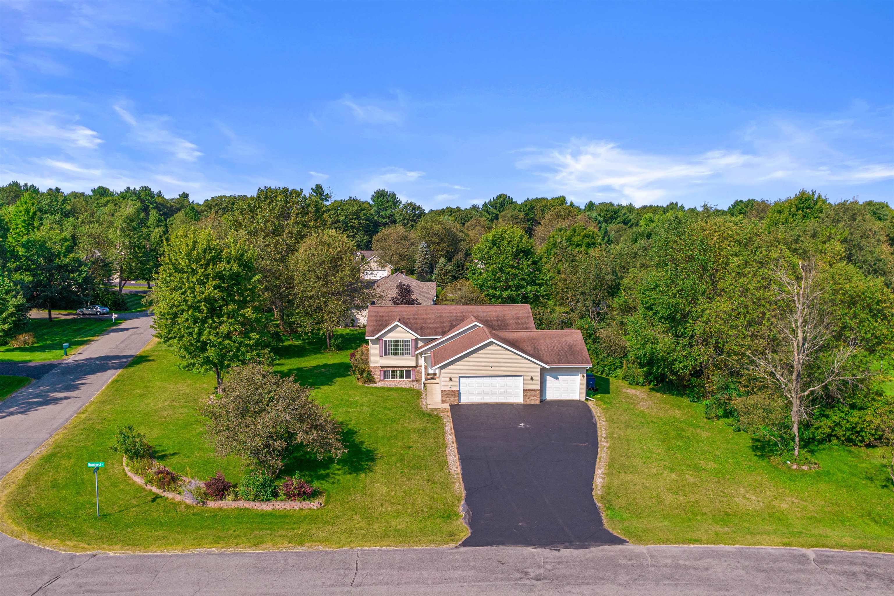 1986 WOODCREST CIRCLE