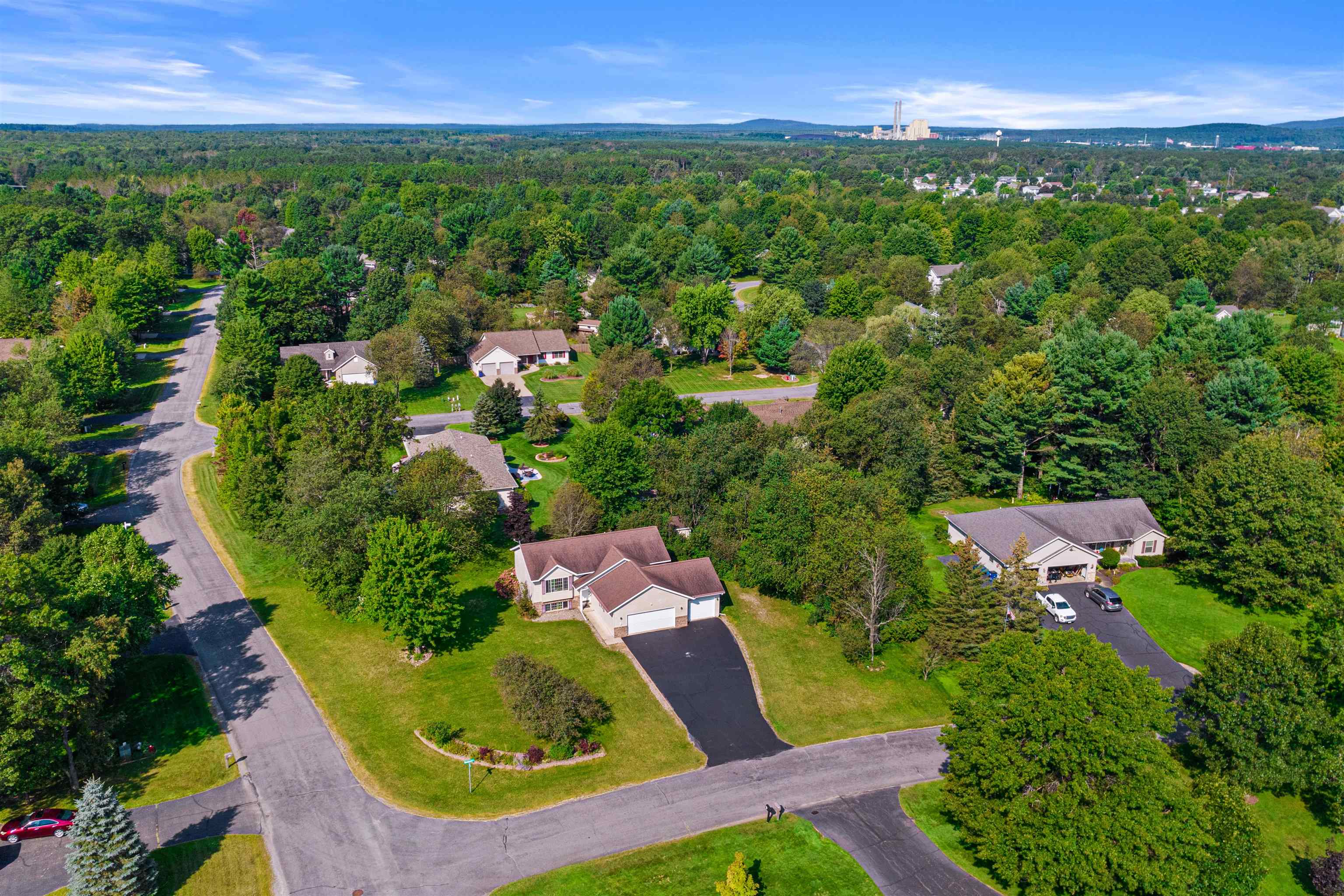 1986 WOODCREST CIRCLE