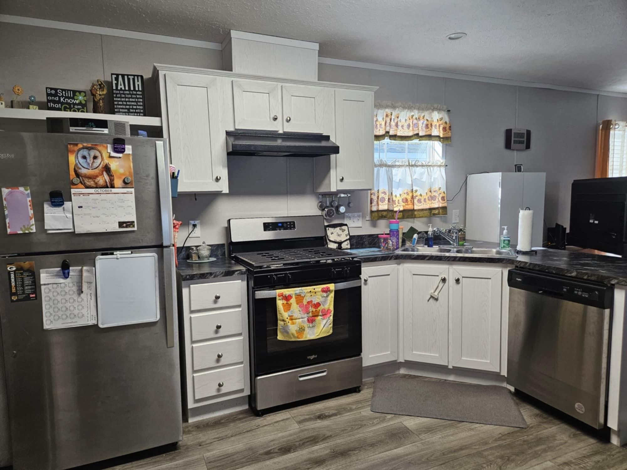 1407 N PEACH AVENUE, Marshfield, Wisconsin 54449, 3 Bedrooms Bedrooms, ,2 BathroomsBathrooms,Residential,For Sale,1407 N PEACH AVENUE,22404807