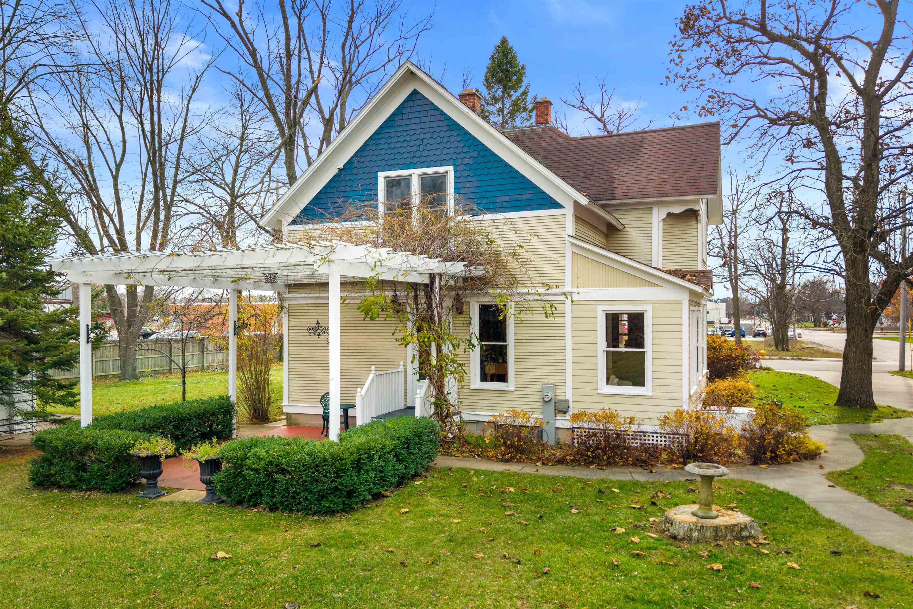 2730 Chestnut Drive