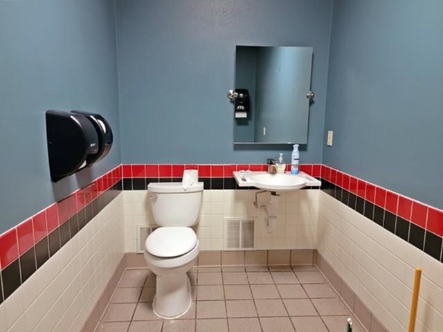 7 TIFF AVENUE, Neillsville, Wisconsin 54456, ,Commercial/industrial,For Sale,7 TIFF AVENUE,22405553