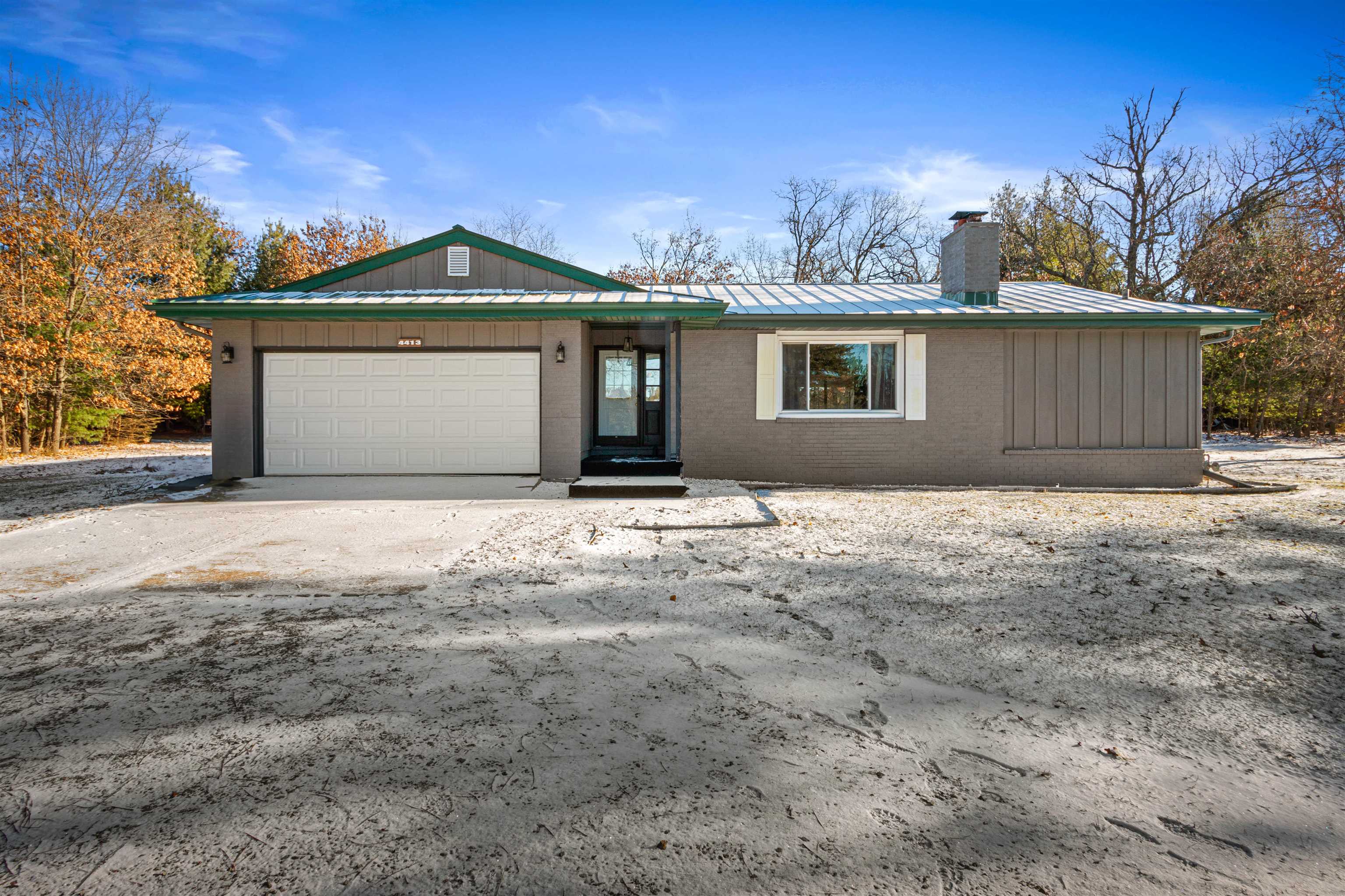 4413 MEADOW LANE