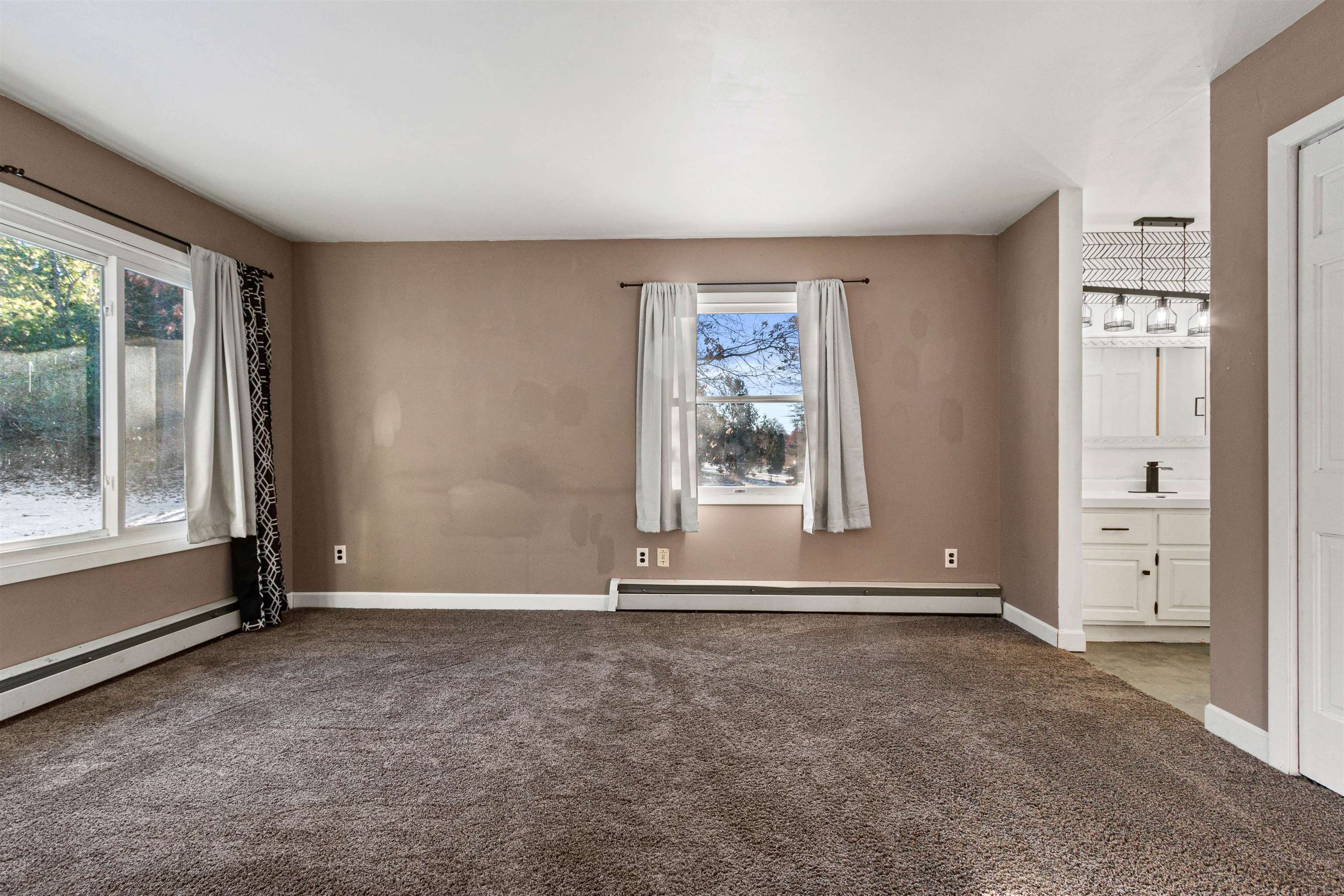 4413 MEADOW LANE