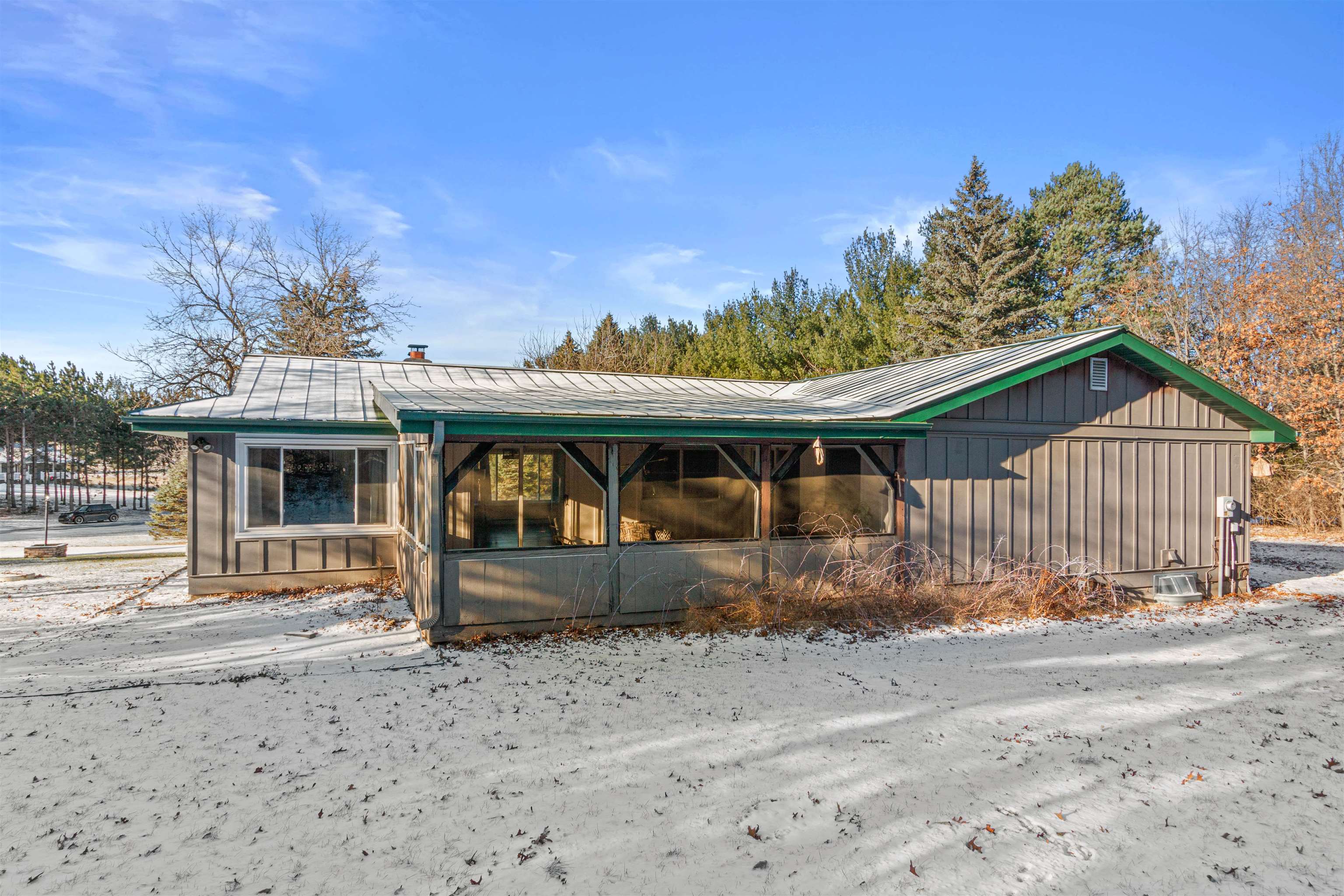 4413 MEADOW LANE