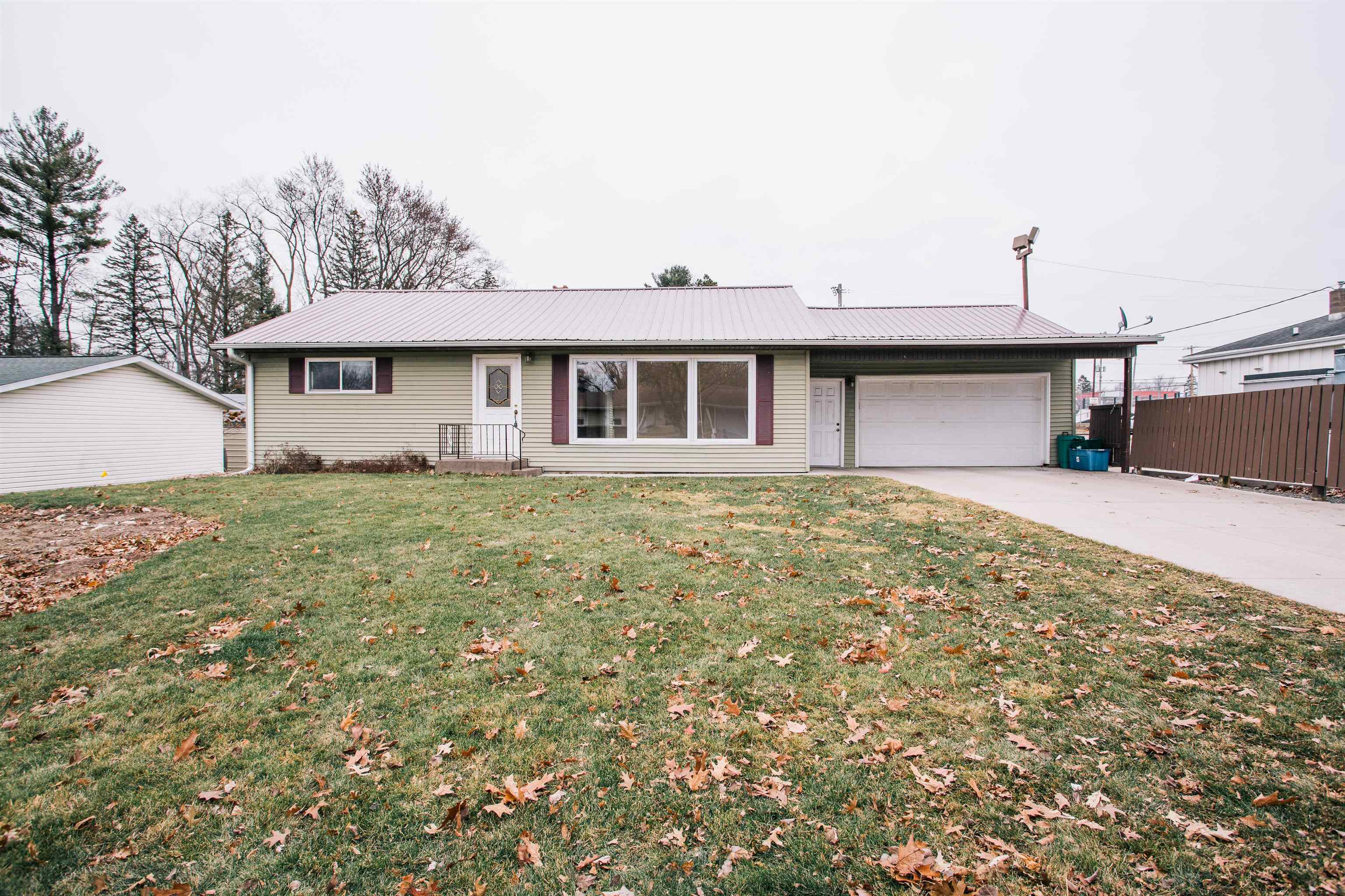 9 CENTER STREET, Neillsville, Wisconsin 54456, 3 Bedrooms Bedrooms, ,1 BathroomBathrooms,Residential,For Sale,9 CENTER STREET,22405754