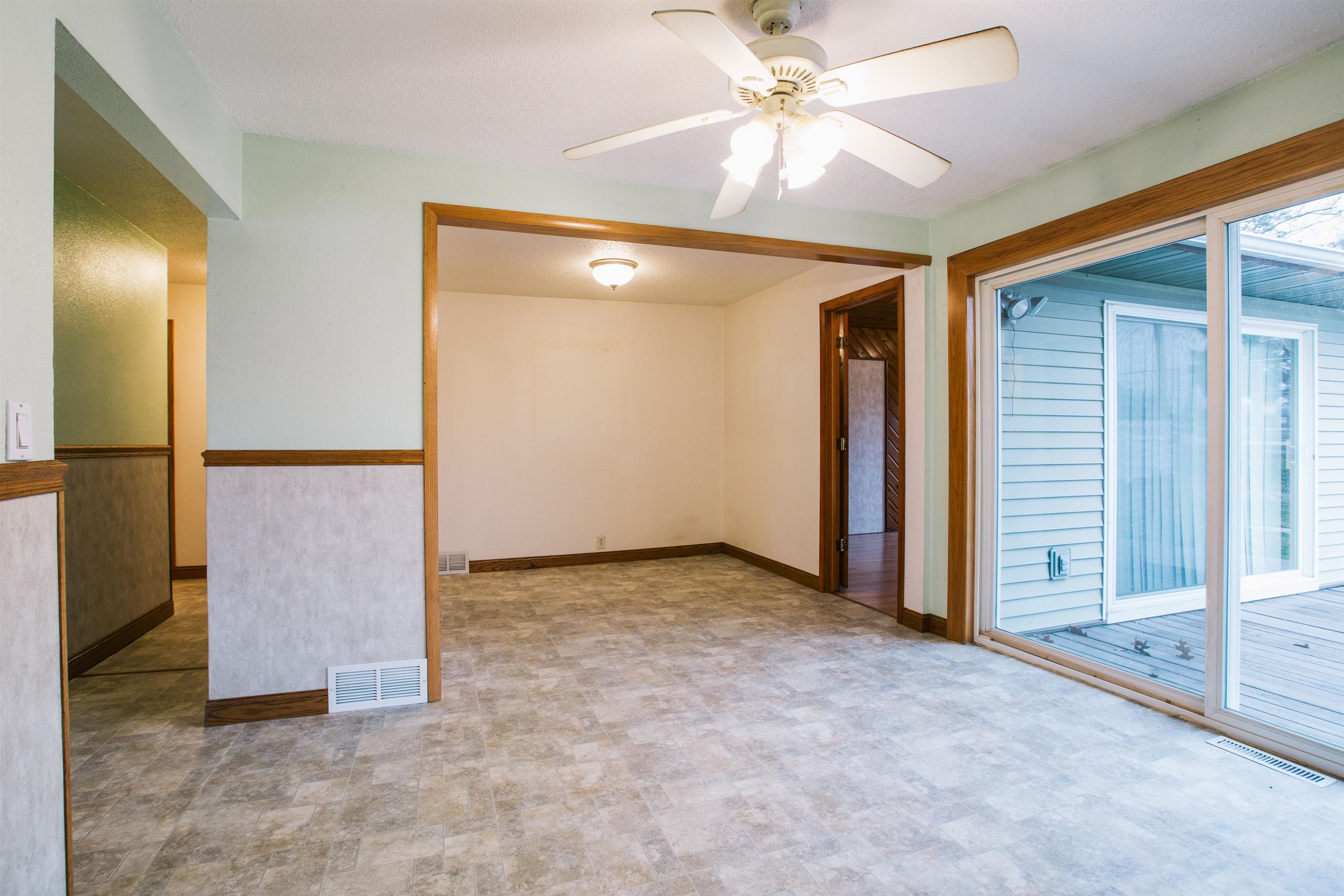 9 CENTER STREET, Neillsville, Wisconsin 54456, 3 Bedrooms Bedrooms, ,1 BathroomBathrooms,Residential,For Sale,9 CENTER STREET,22405754