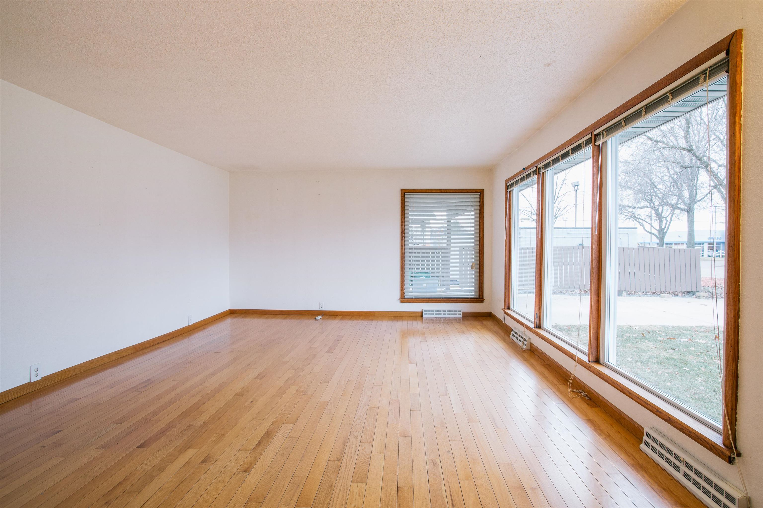 9 CENTER STREET, Neillsville, Wisconsin 54456, 3 Bedrooms Bedrooms, ,1 BathroomBathrooms,Residential,For Sale,9 CENTER STREET,22405754