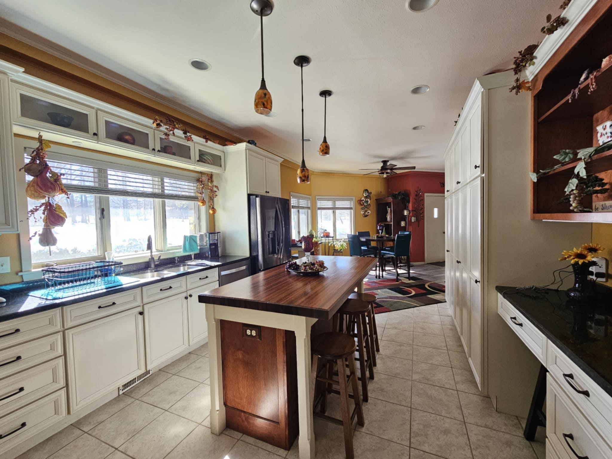 112166 OLD SUGARBUSH LANE, Marshfield, Wisconsin 54449, 4 Bedrooms Bedrooms, ,2 BathroomsBathrooms,Residential,For Sale,112166 OLD SUGARBUSH LANE,22500649