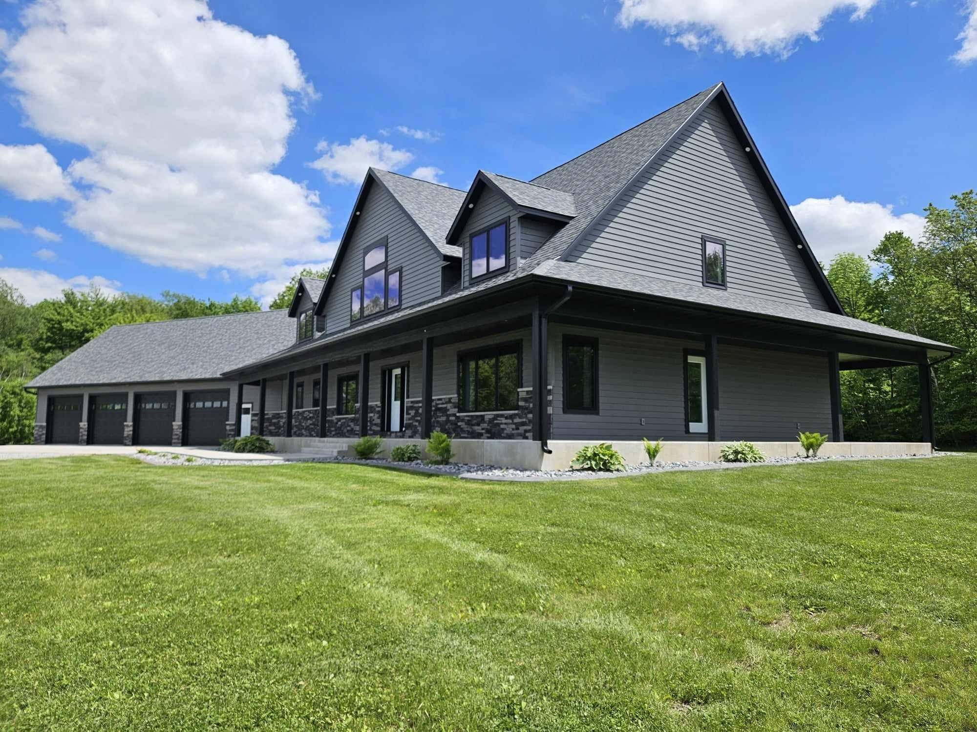 104141 MANN ROAD, Marshfield, Wisconsin 54449, 4 Bedrooms Bedrooms, ,4 BathroomsBathrooms,Residential,For Sale,104141 MANN ROAD,22500665