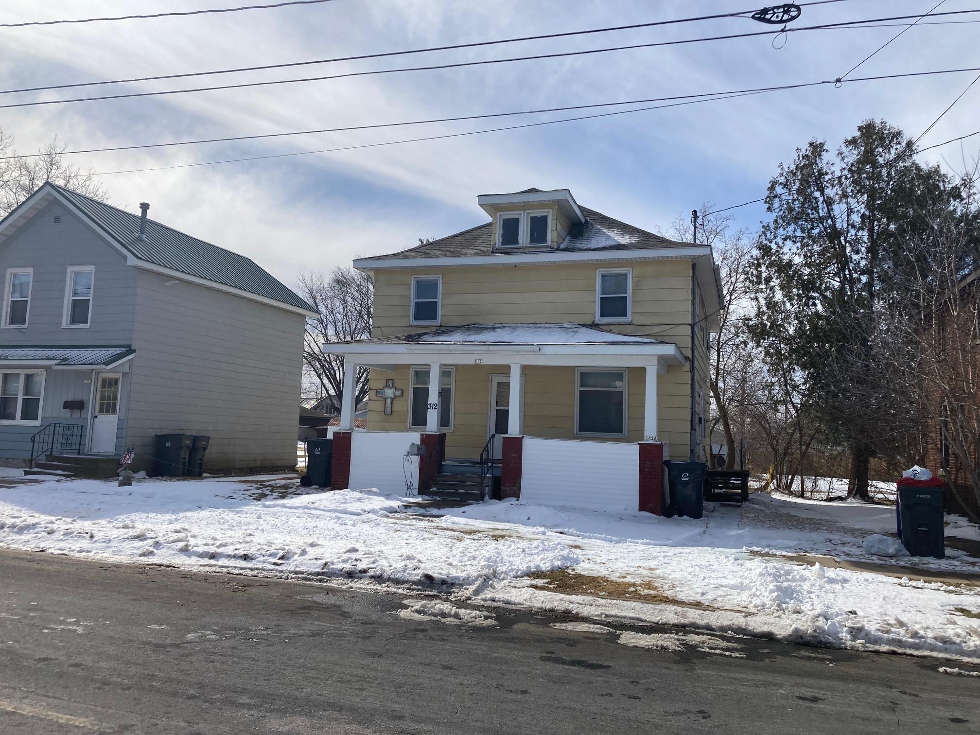 312 W ARNOLD STREET, Marshfield, Wisconsin 54449, 1 Bedroom Bedrooms, 4 Rooms Rooms,1 BathroomBathrooms,Multi-family,For Sale,312 W ARNOLD STREET,22500753