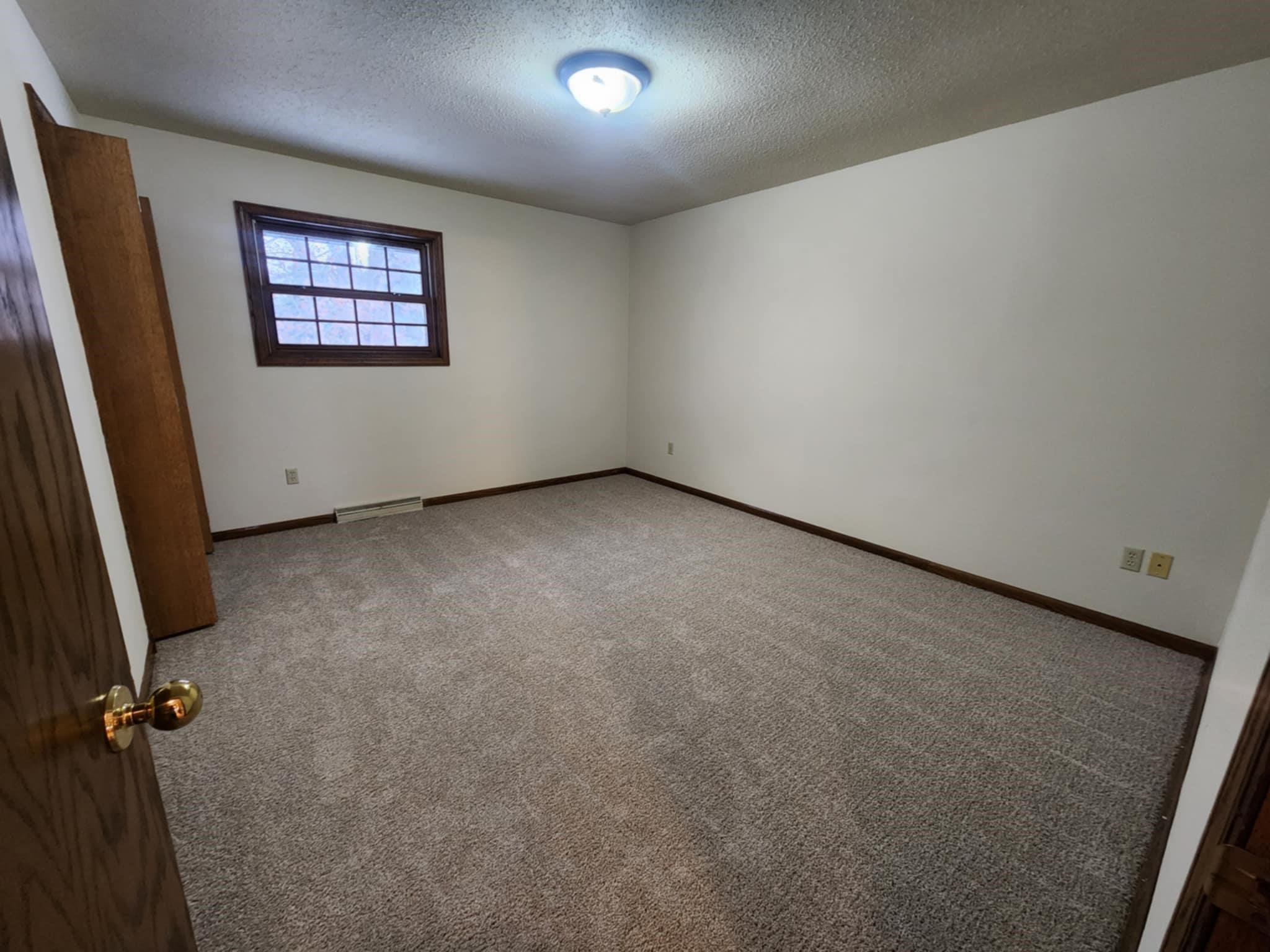 1509 N NORTH HILLS AVENUE, Marshfield, Wisconsin 54449, 4 Bedrooms Bedrooms, ,2 BathroomsBathrooms,Residential,For Sale,1509 N NORTH HILLS AVENUE,22501035