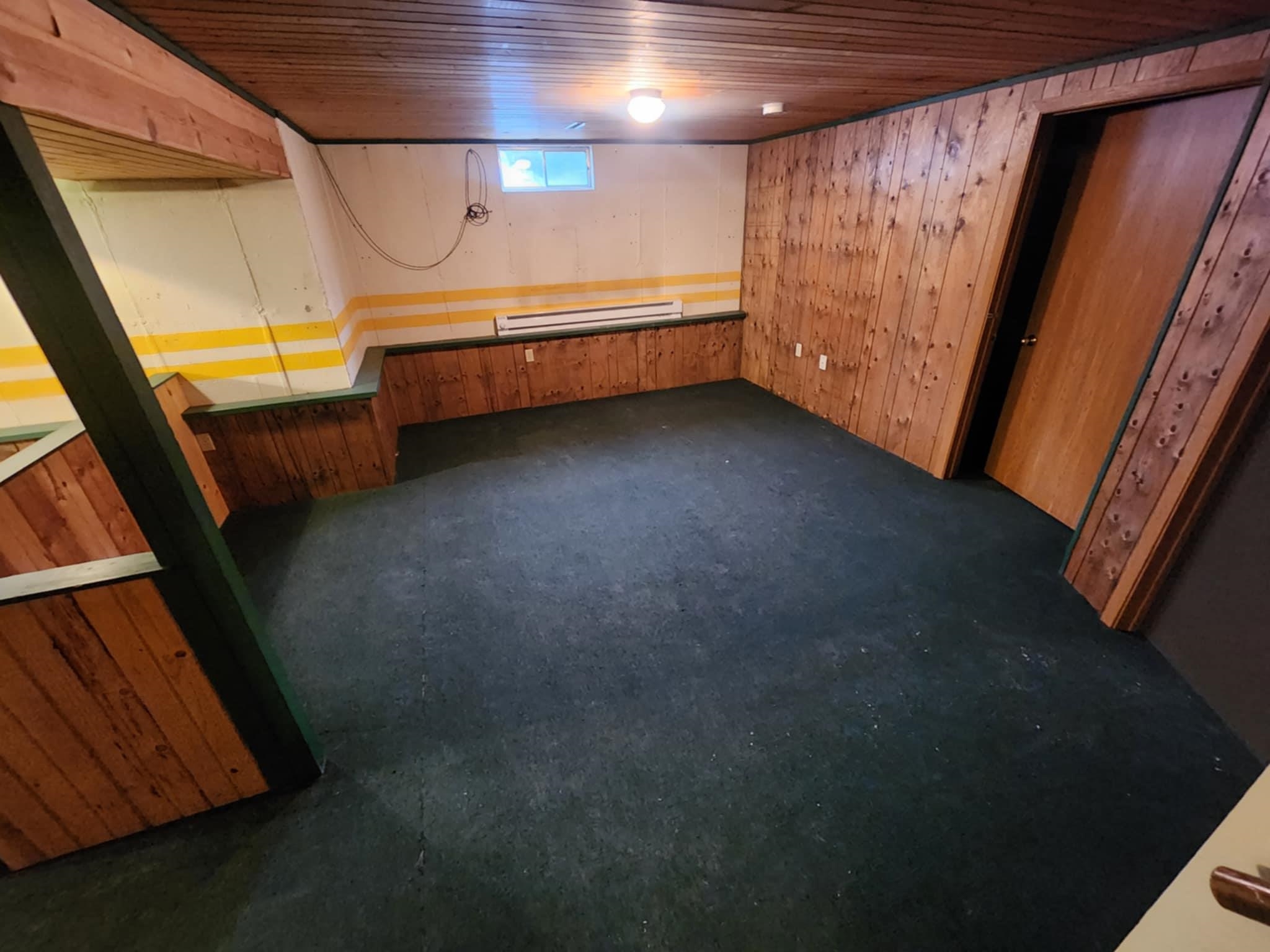 1509 N NORTH HILLS AVENUE, Marshfield, Wisconsin 54449, 4 Bedrooms Bedrooms, ,2 BathroomsBathrooms,Residential,For Sale,1509 N NORTH HILLS AVENUE,22501035