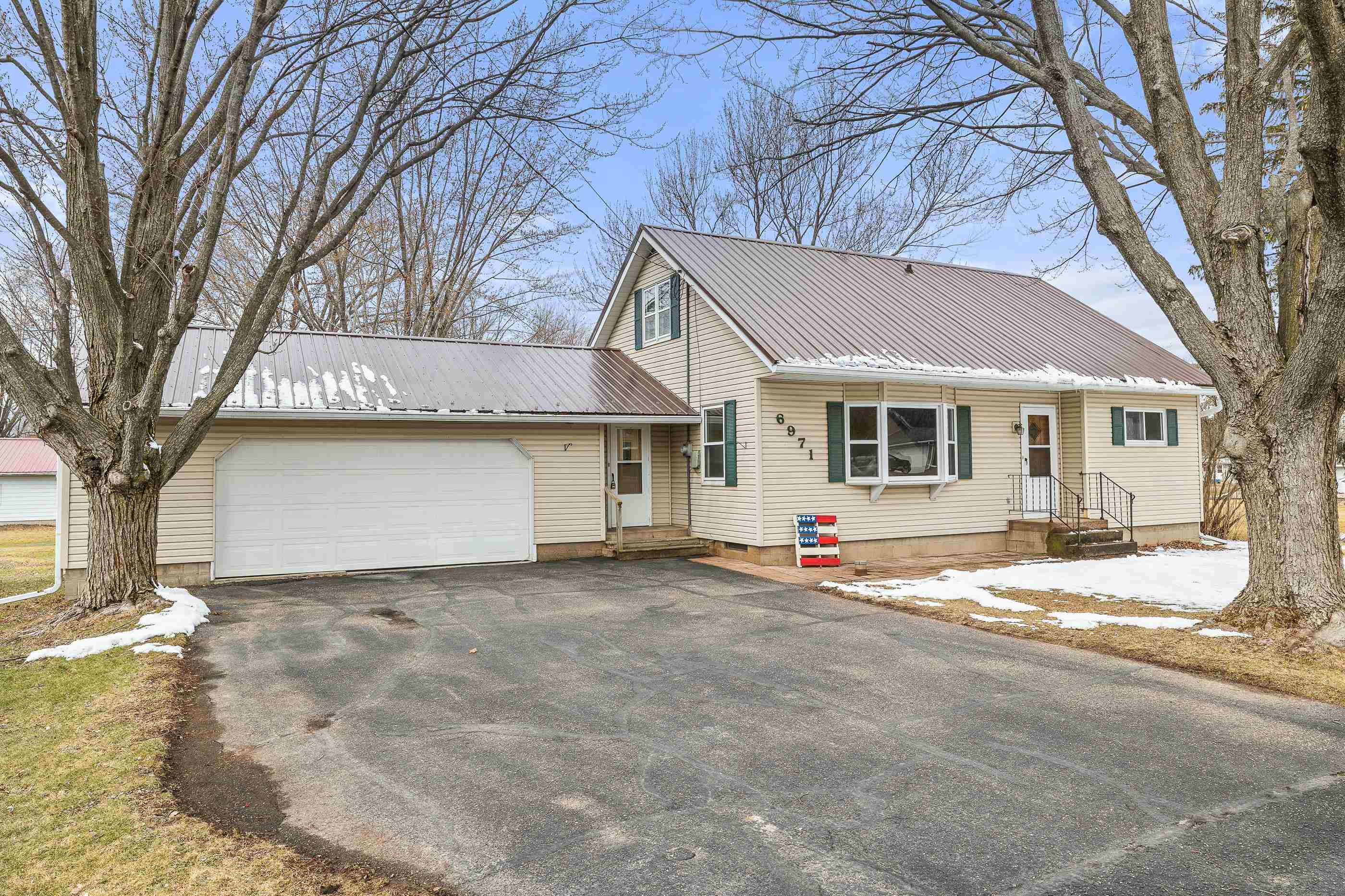 6971 HILLCREST AVENUE, Rudolph, Wisconsin 54475, 3 Bedrooms Bedrooms, ,2 BathroomsBathrooms,Residential,For Sale,6971 HILLCREST AVENUE,22501140