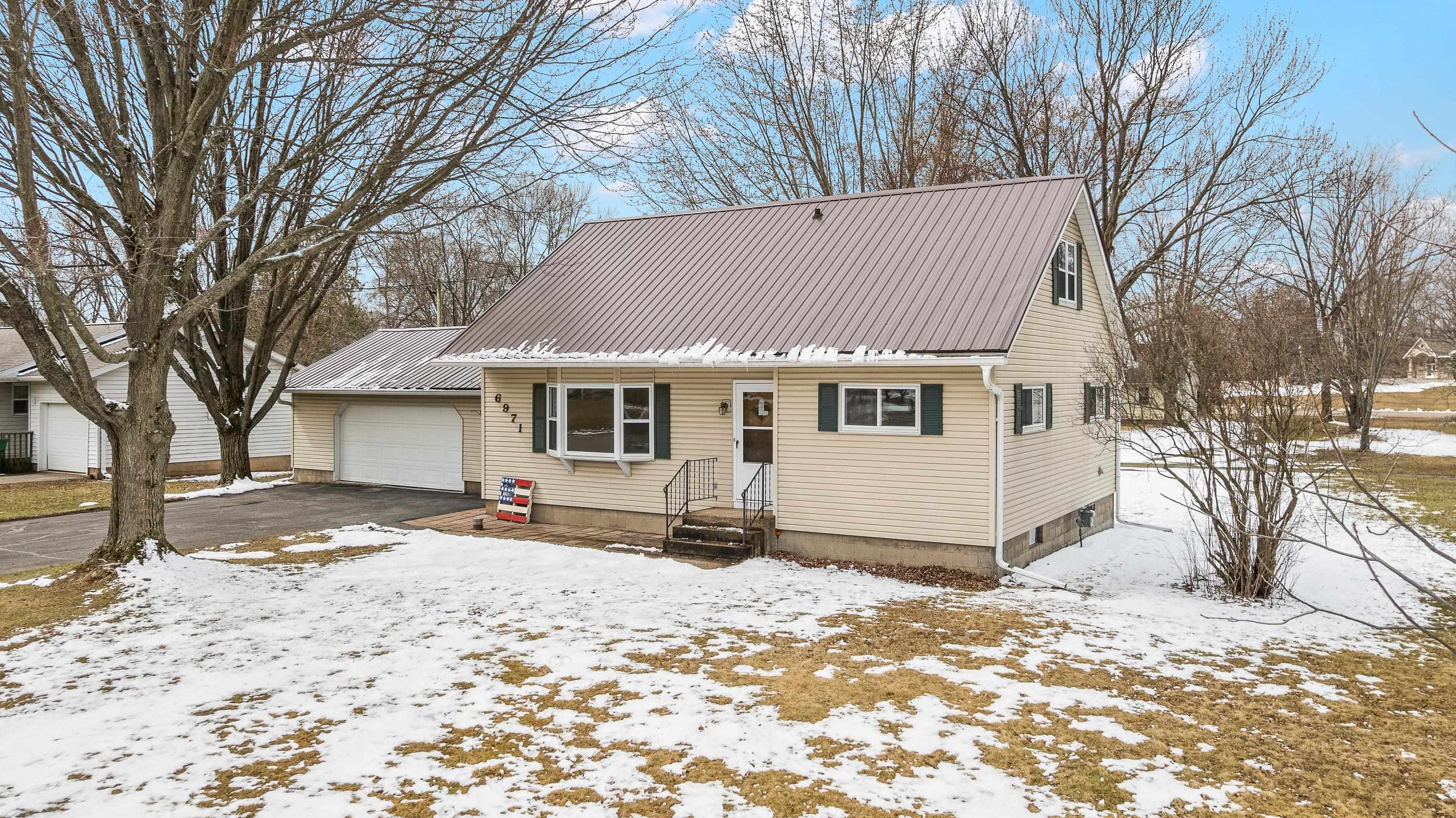 6971 HILLCREST AVENUE, Rudolph, Wisconsin 54475, 3 Bedrooms Bedrooms, ,2 BathroomsBathrooms,Residential,For Sale,6971 HILLCREST AVENUE,22501140