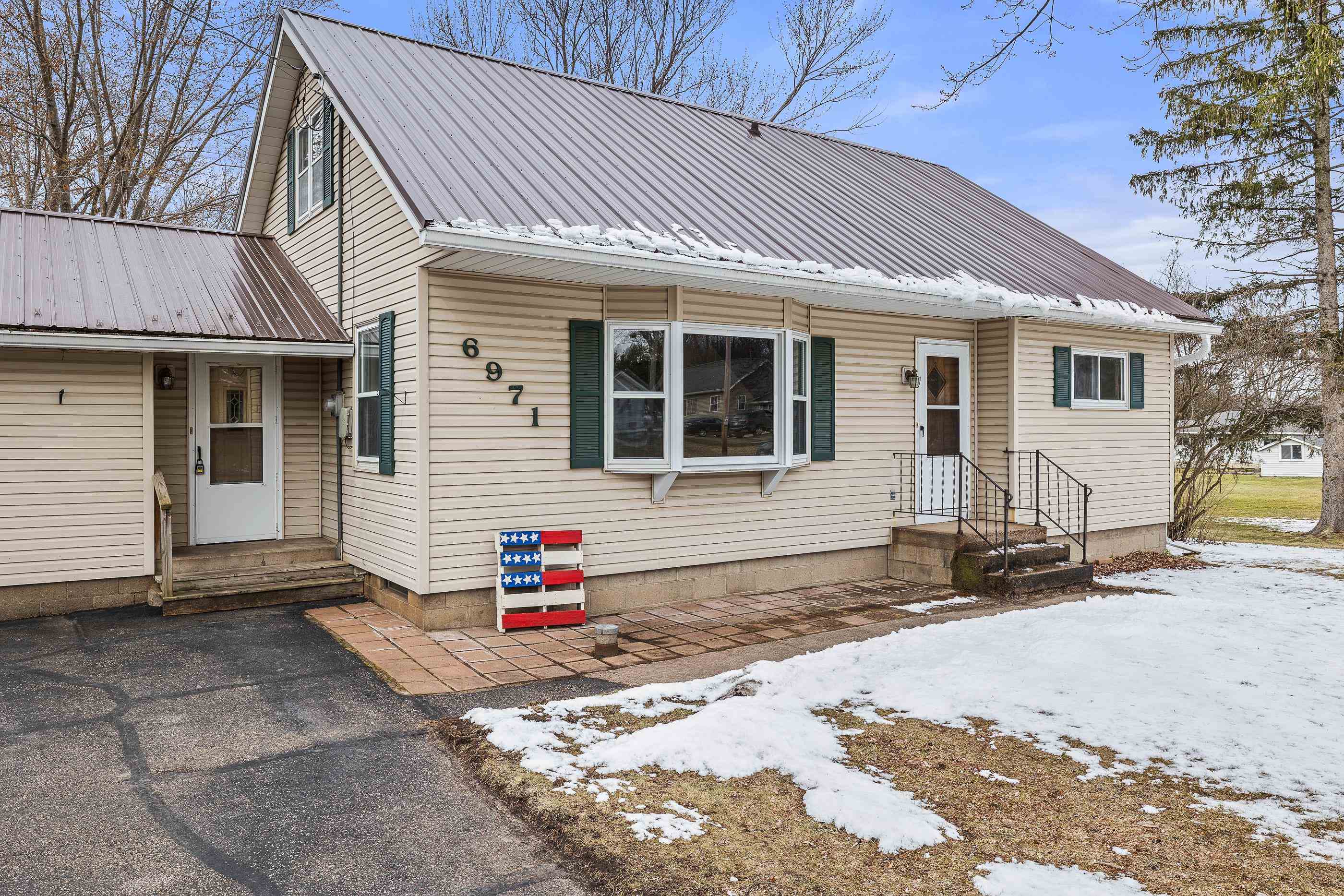 6971 HILLCREST AVENUE, Rudolph, Wisconsin 54475, 3 Bedrooms Bedrooms, ,2 BathroomsBathrooms,Residential,For Sale,6971 HILLCREST AVENUE,22501140