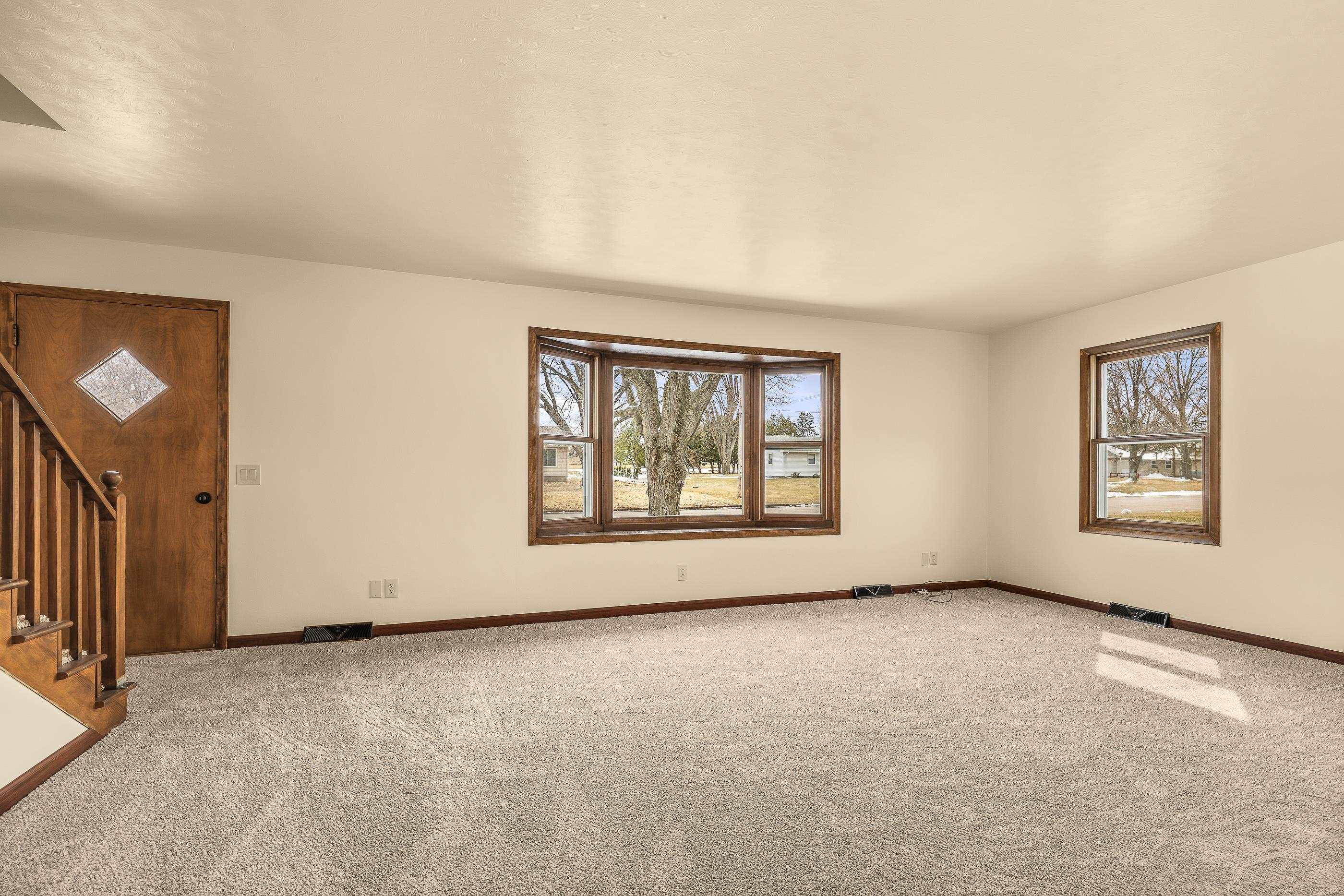 6971 HILLCREST AVENUE, Rudolph, Wisconsin 54475, 3 Bedrooms Bedrooms, ,2 BathroomsBathrooms,Residential,For Sale,6971 HILLCREST AVENUE,22501140