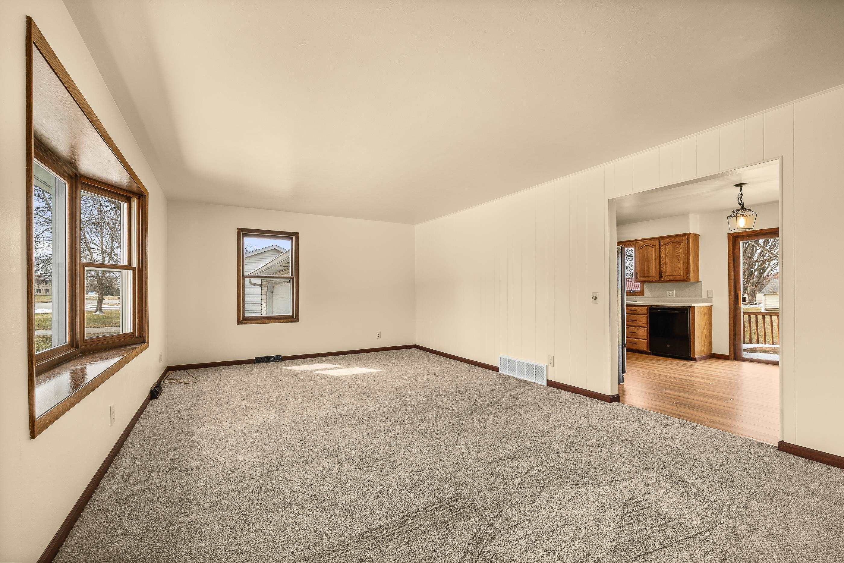 6971 HILLCREST AVENUE, Rudolph, Wisconsin 54475, 3 Bedrooms Bedrooms, ,2 BathroomsBathrooms,Residential,For Sale,6971 HILLCREST AVENUE,22501140
