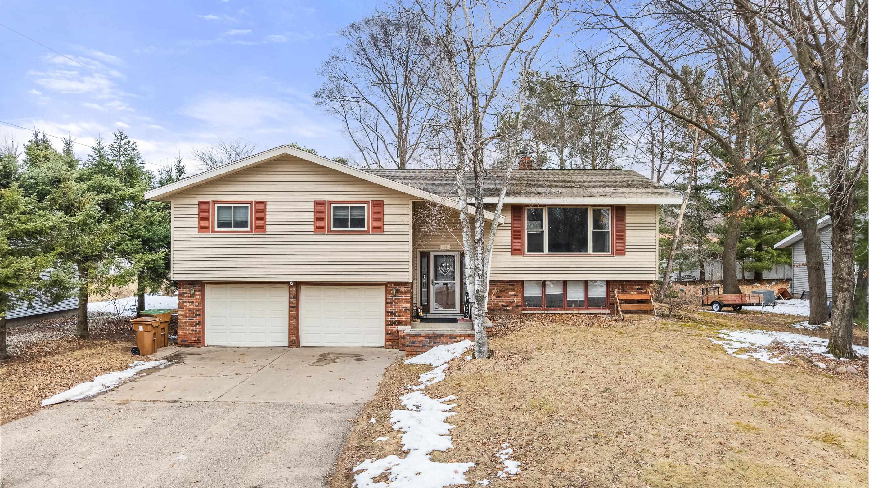 2911 SOO MARIE AVENUE, Stevens Point, Wisconsin 54481, 3 Bedrooms Bedrooms, ,2 BathroomsBathrooms,Residential,For Sale,2911 SOO MARIE AVENUE,22501143