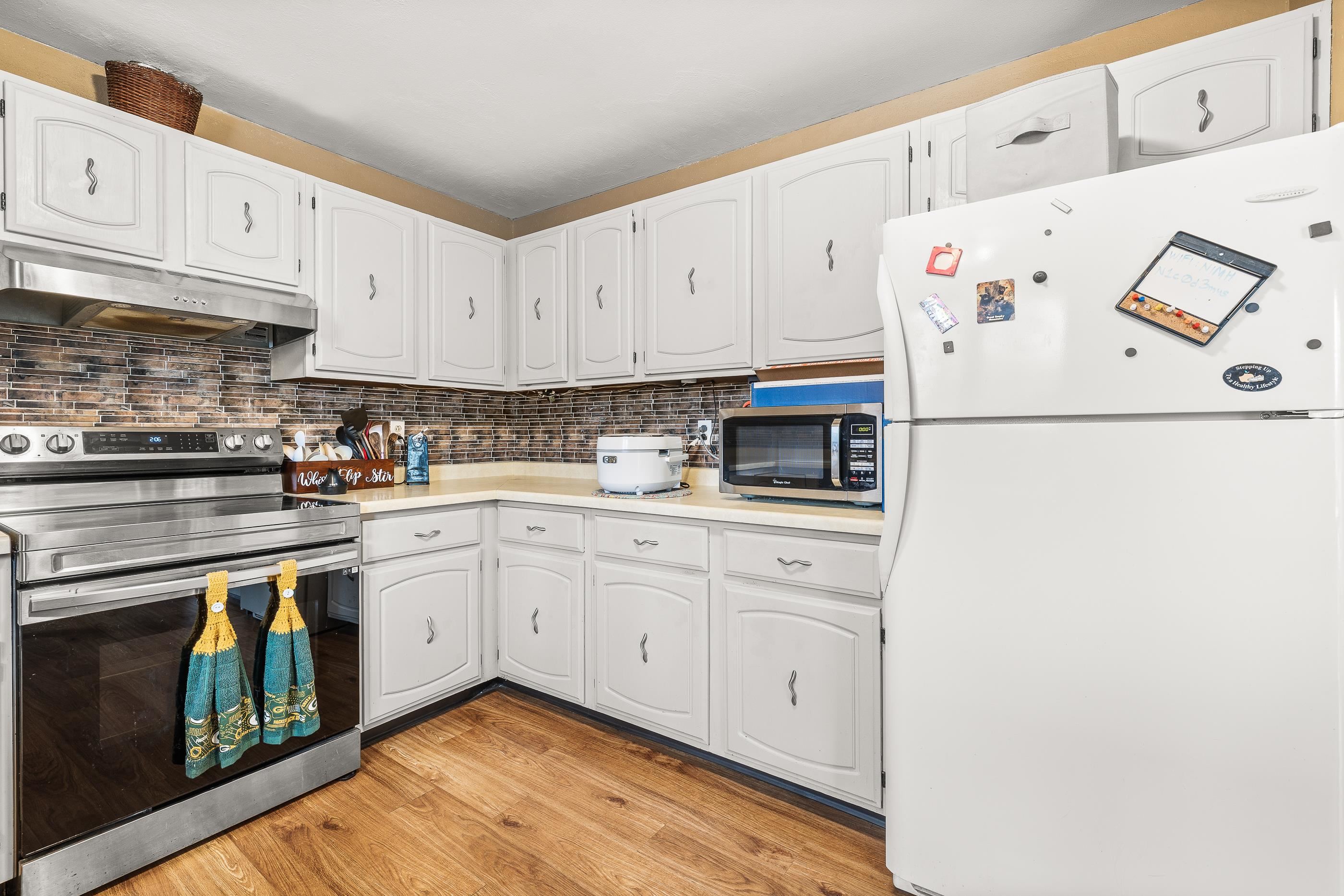 2911 SOO MARIE AVENUE, Stevens Point, Wisconsin 54481, 3 Bedrooms Bedrooms, ,2 BathroomsBathrooms,Residential,For Sale,2911 SOO MARIE AVENUE,22501143