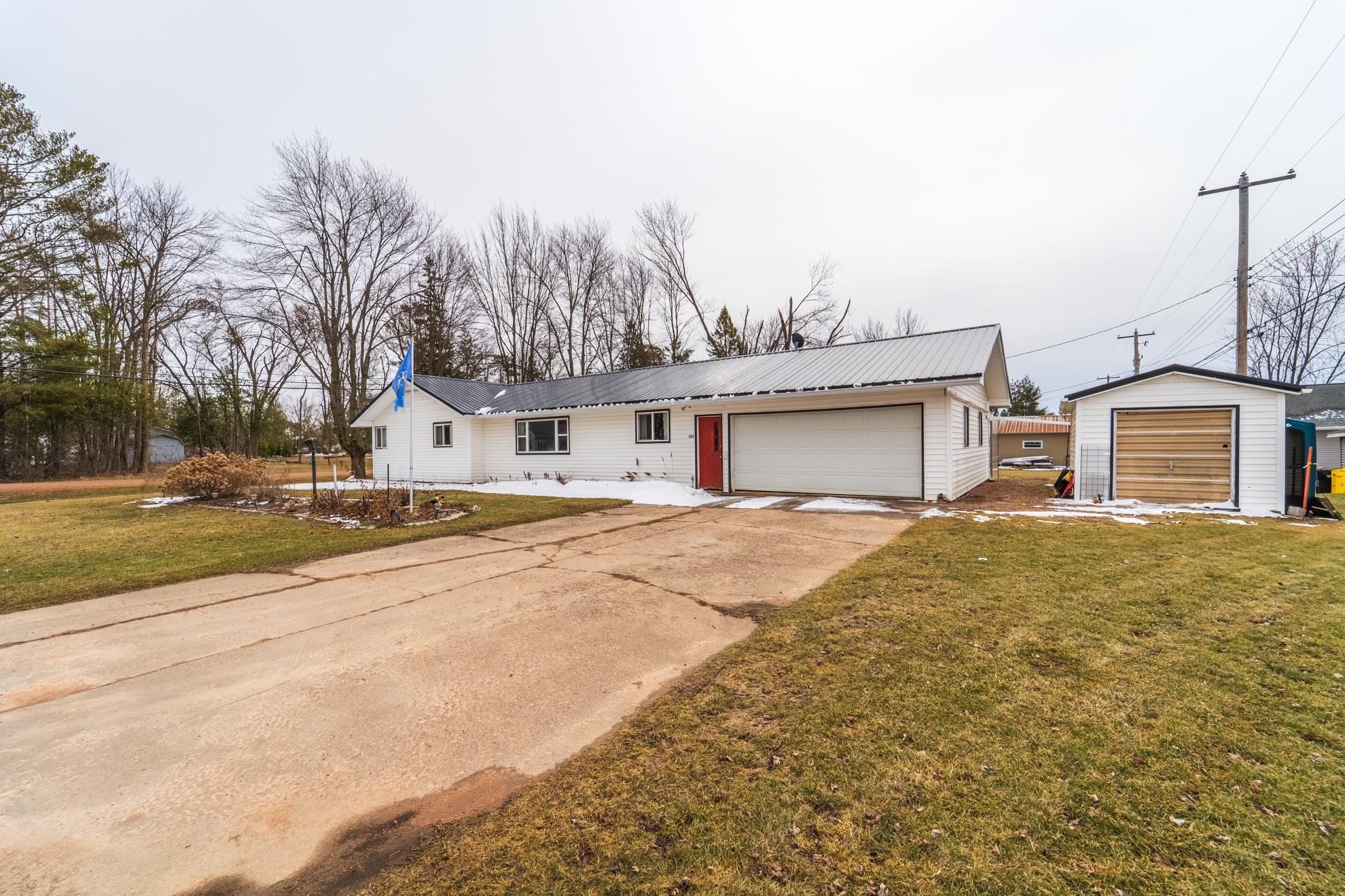 121 E WELLS STREET, Unity, Wisconsin 54488, 4 Bedrooms Bedrooms, ,2 BathroomsBathrooms,Residential,For Sale,121 E WELLS STREET,22501182