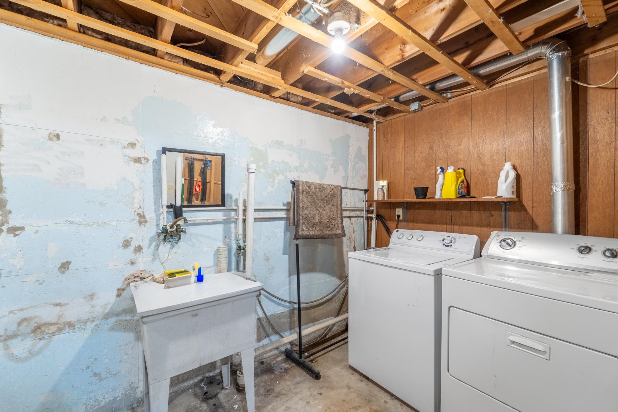 121 E WELLS STREET, Unity, Wisconsin 54488, 4 Bedrooms Bedrooms, ,2 BathroomsBathrooms,Residential,For Sale,121 E WELLS STREET,22501182