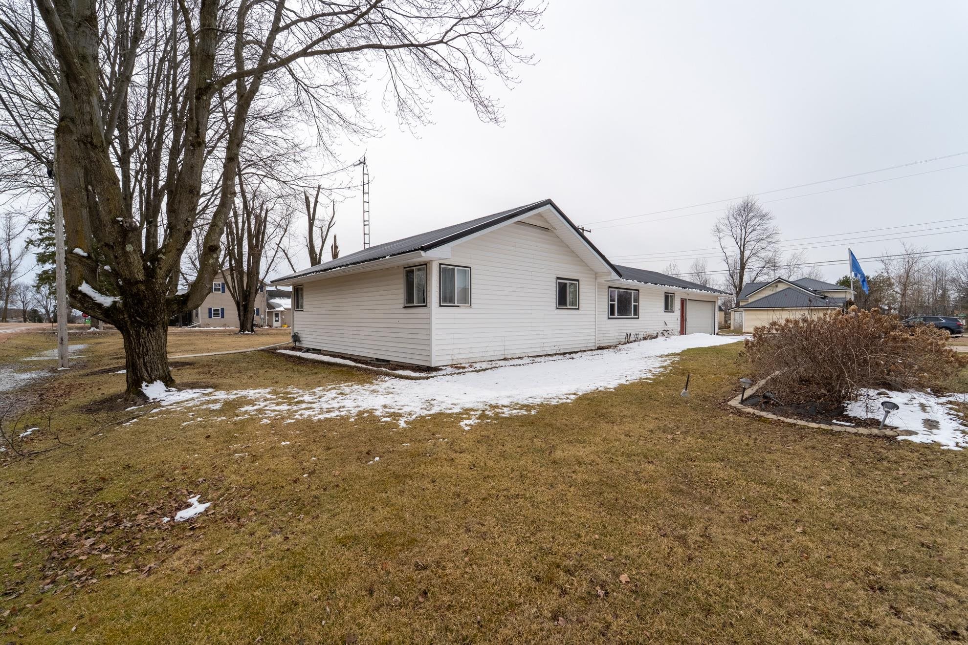 121 E WELLS STREET, Unity, Wisconsin 54488, 4 Bedrooms Bedrooms, ,2 BathroomsBathrooms,Residential,For Sale,121 E WELLS STREET,22501182