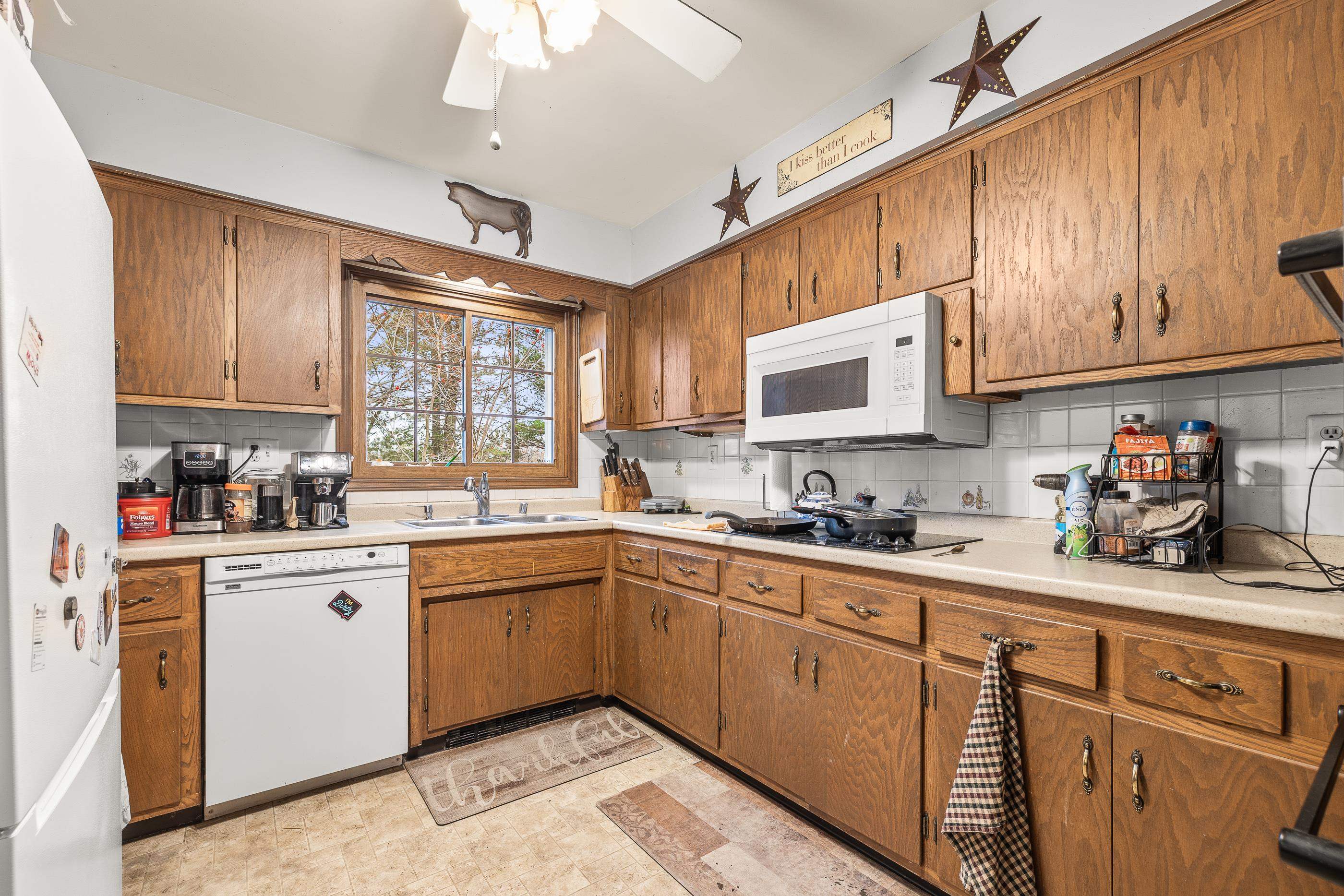10670 COUNTY ROAD D, Almond, Wisconsin 54909, 3 Bedrooms Bedrooms, ,2 BathroomsBathrooms,Residential,For Sale,10670 COUNTY ROAD D,22501194