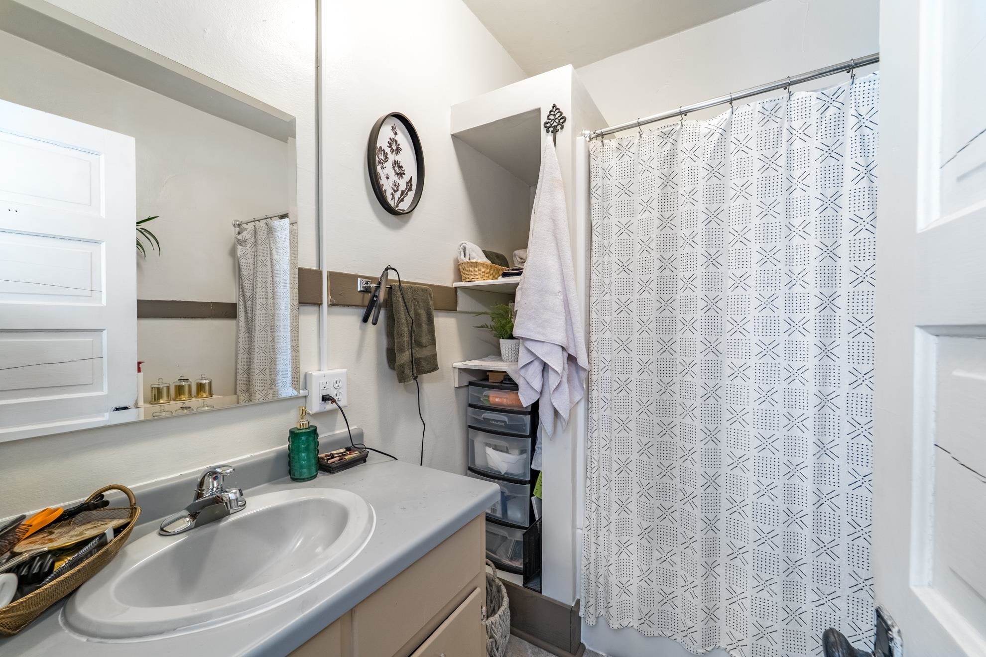 707 E THOMAS STREET, Wausau, Wisconsin 54403, 1 Bedroom Bedrooms, 4 Rooms Rooms,1 BathroomBathrooms,Multi-family,For Sale,707 E THOMAS STREET,22501213
