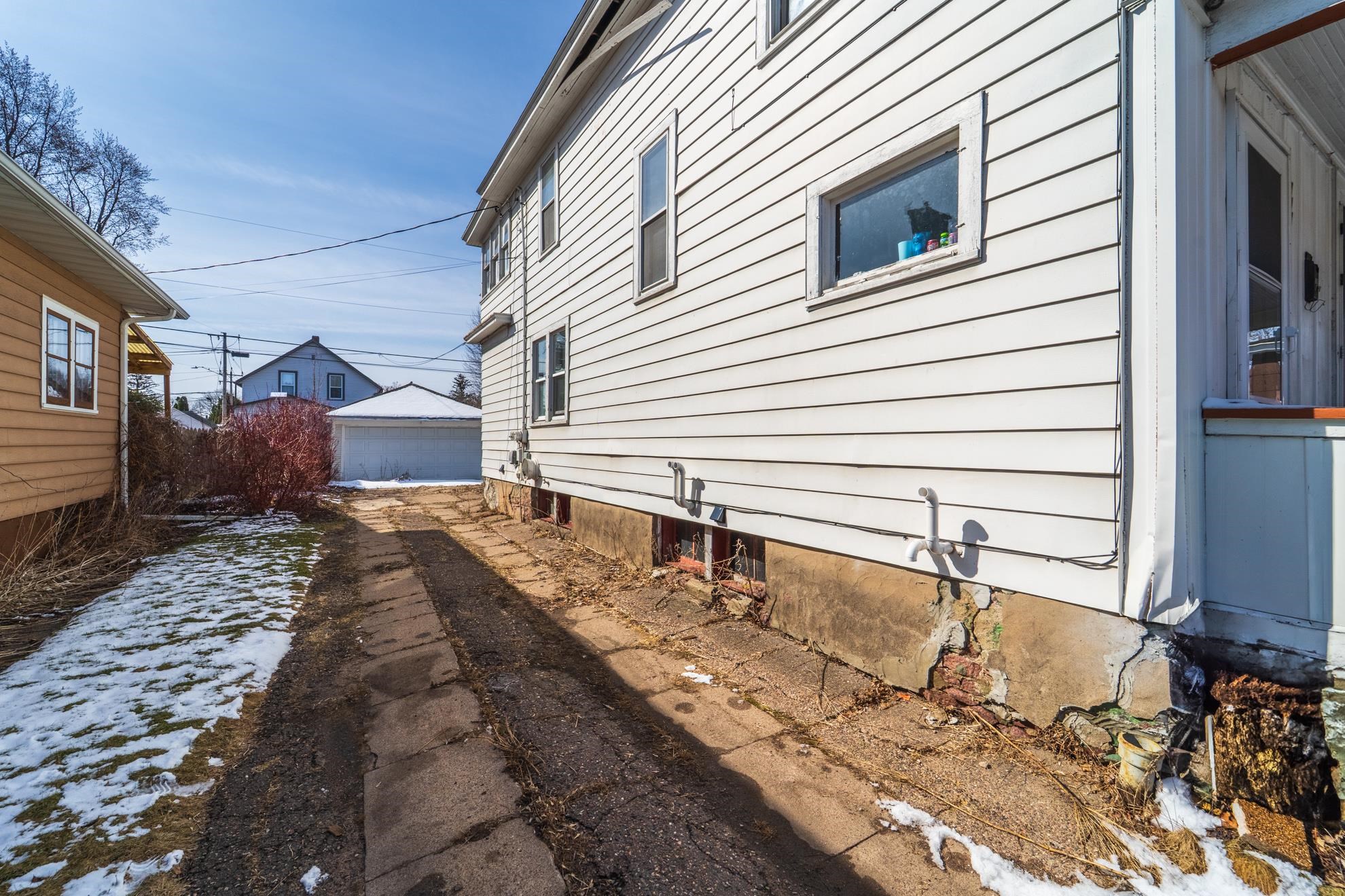 707 E THOMAS STREET, Wausau, Wisconsin 54403, 1 Bedroom Bedrooms, 4 Rooms Rooms,1 BathroomBathrooms,Multi-family,For Sale,707 E THOMAS STREET,22501213