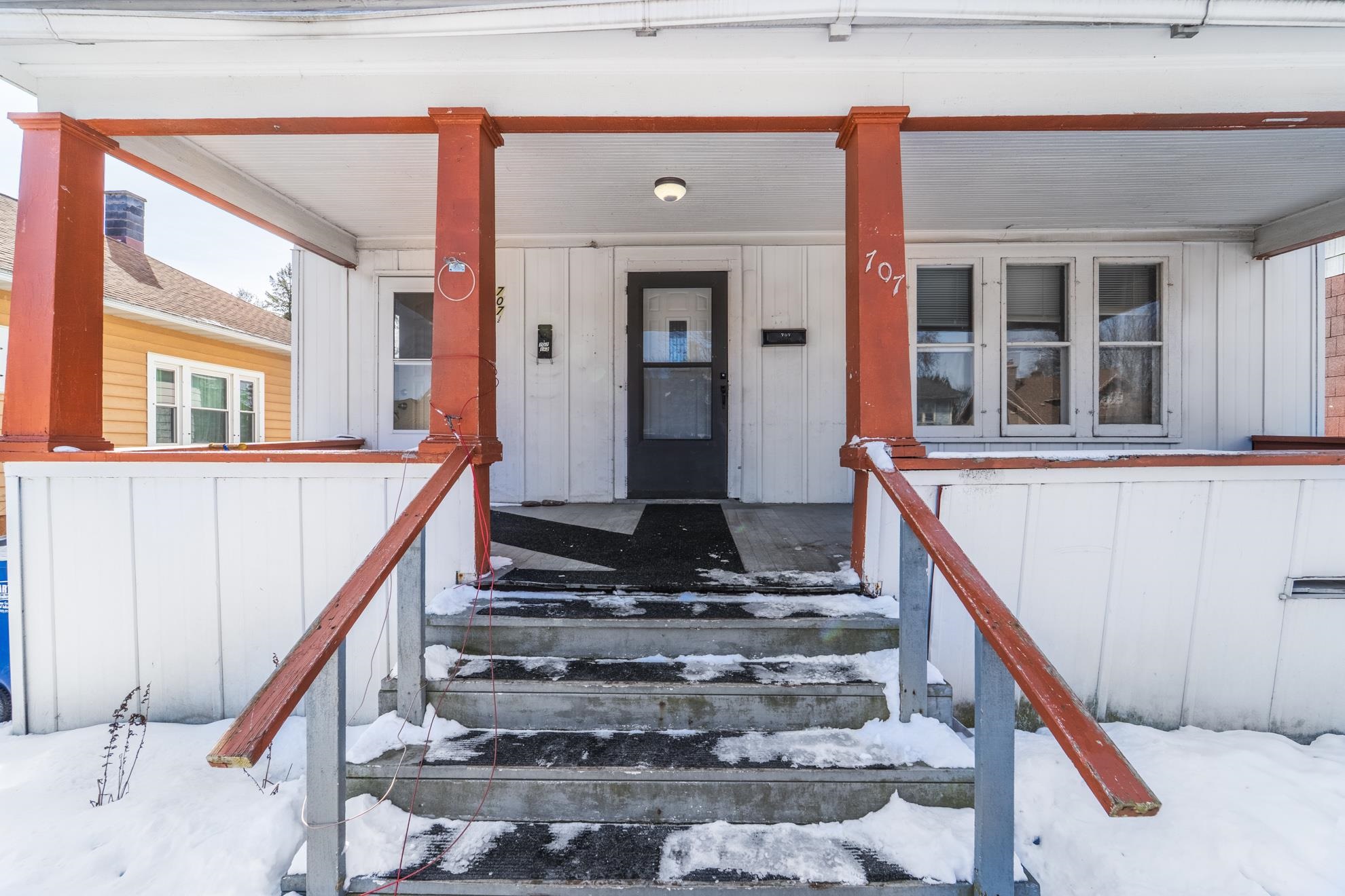 707 E THOMAS STREET, Wausau, Wisconsin 54403, 1 Bedroom Bedrooms, 4 Rooms Rooms,1 BathroomBathrooms,Multi-family,For Sale,707 E THOMAS STREET,22501213