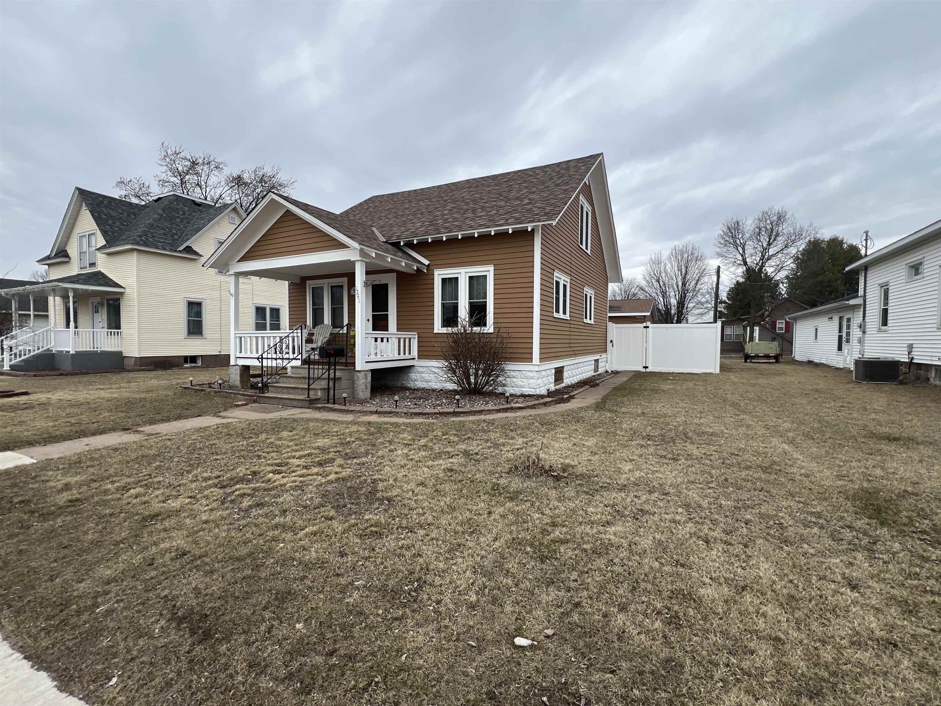 1241 OAK STREET, Wisconsin Rapids, Wisconsin 54494, 3 Bedrooms Bedrooms, ,1 BathroomBathrooms,Residential,For Sale,1241 OAK STREET,22501217