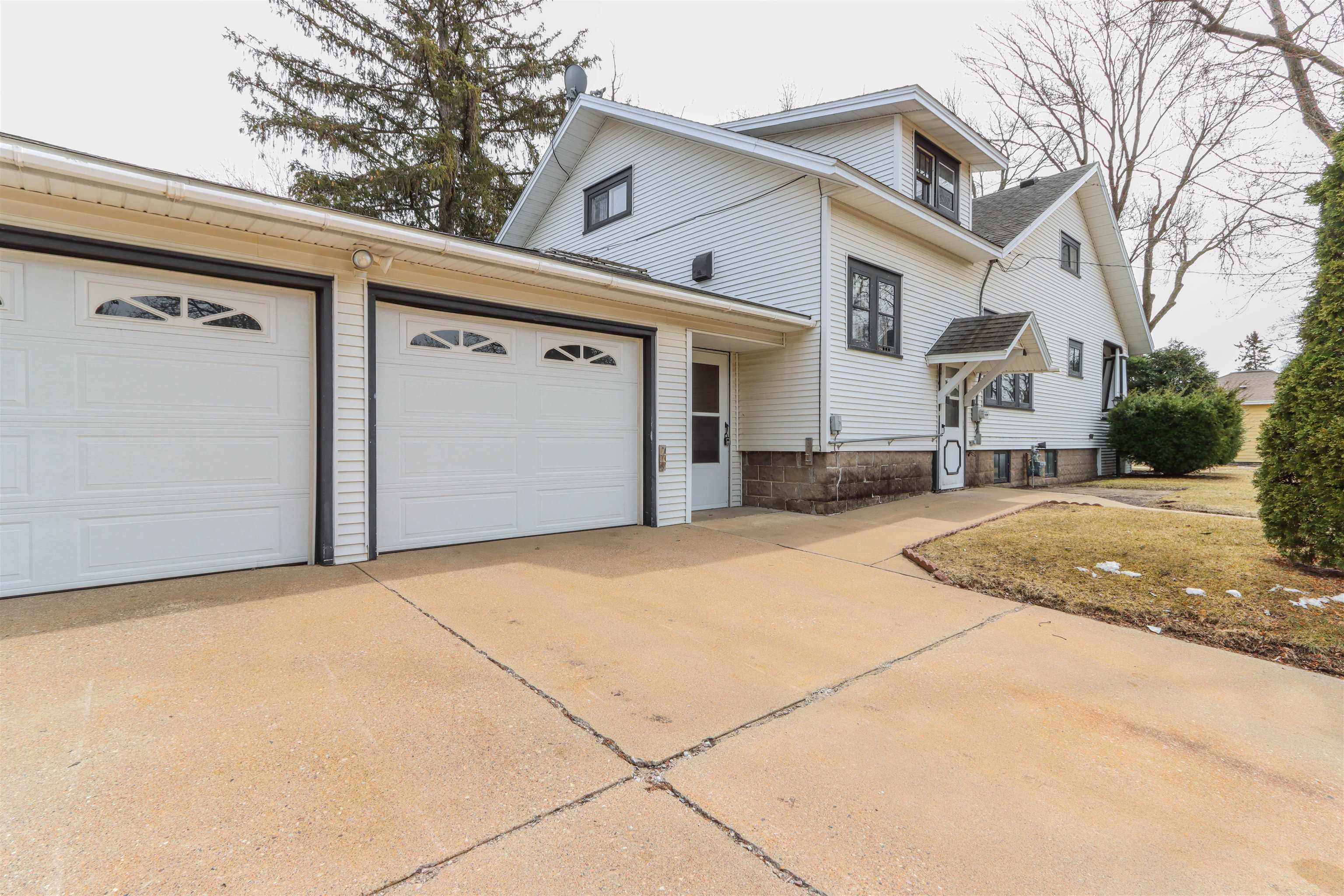 2300 DIXON STREET, Stevens Point, Wisconsin 54481, 4 Bedrooms Bedrooms, ,2 BathroomsBathrooms,Residential,For Sale,2300 DIXON STREET,22501218