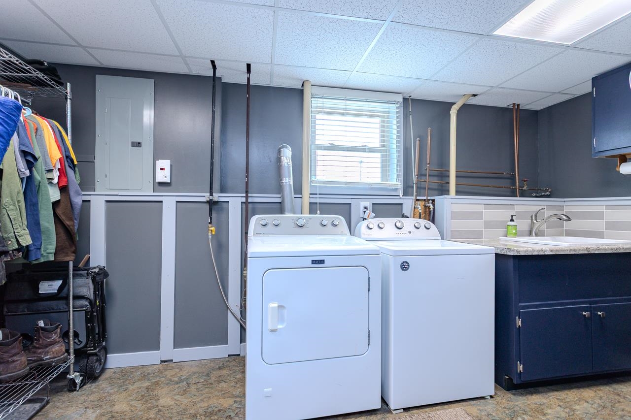 1205 LARK STREET, Merrill, Wisconsin 54452, 3 Bedrooms Bedrooms, ,2 BathroomsBathrooms,Residential,For Sale,1205 LARK STREET,22501219